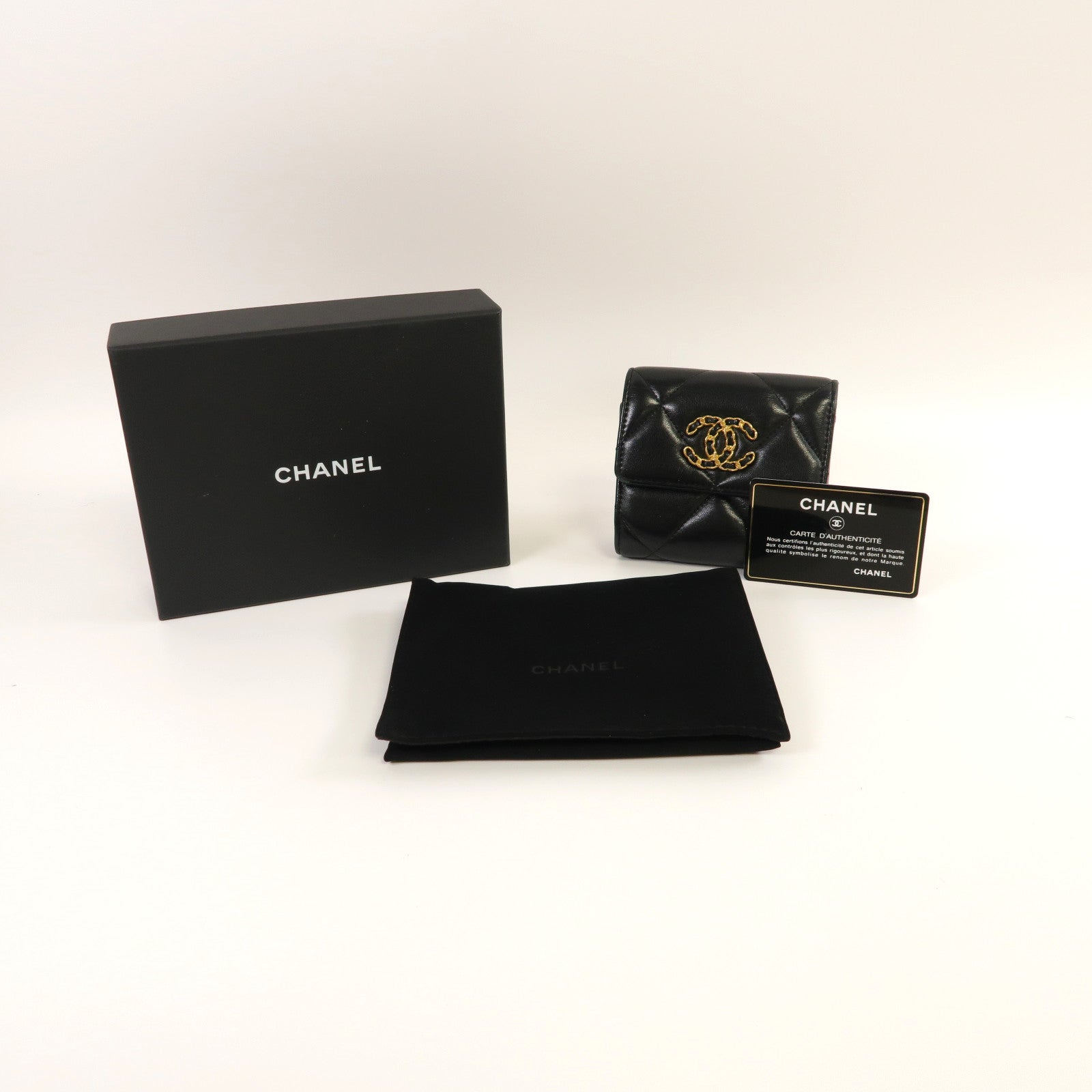 CHANEL 菱格羊皮皮革Chanel 19 Small Flap Wallet金扣錢包黑色