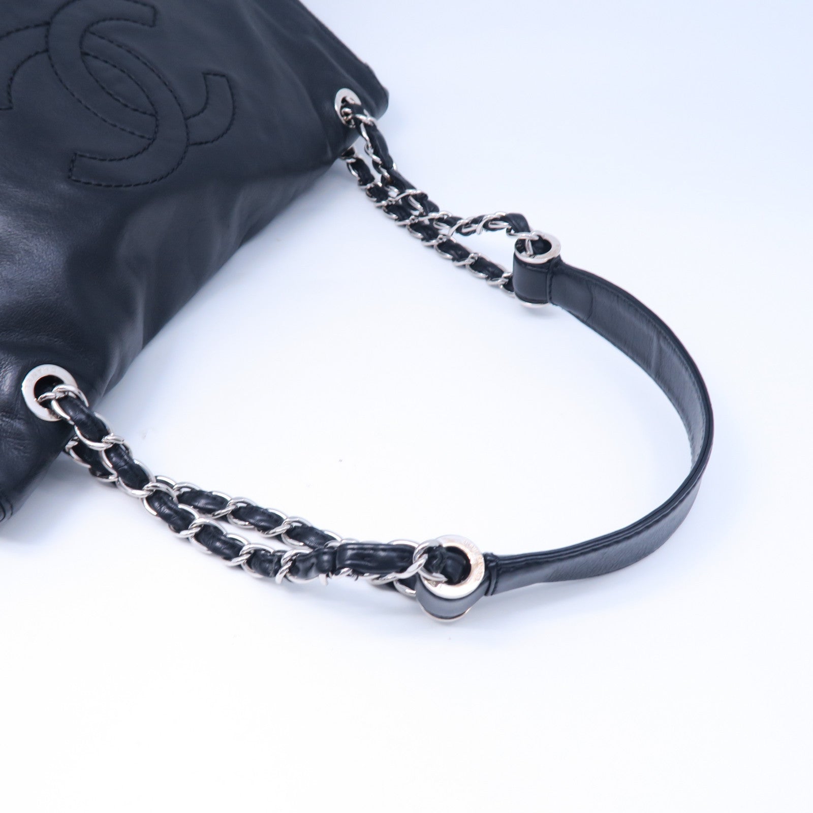 CHANEL 菱格牛皮皮革Chain Shoulder銀扣鏈牖肩背袋黑色