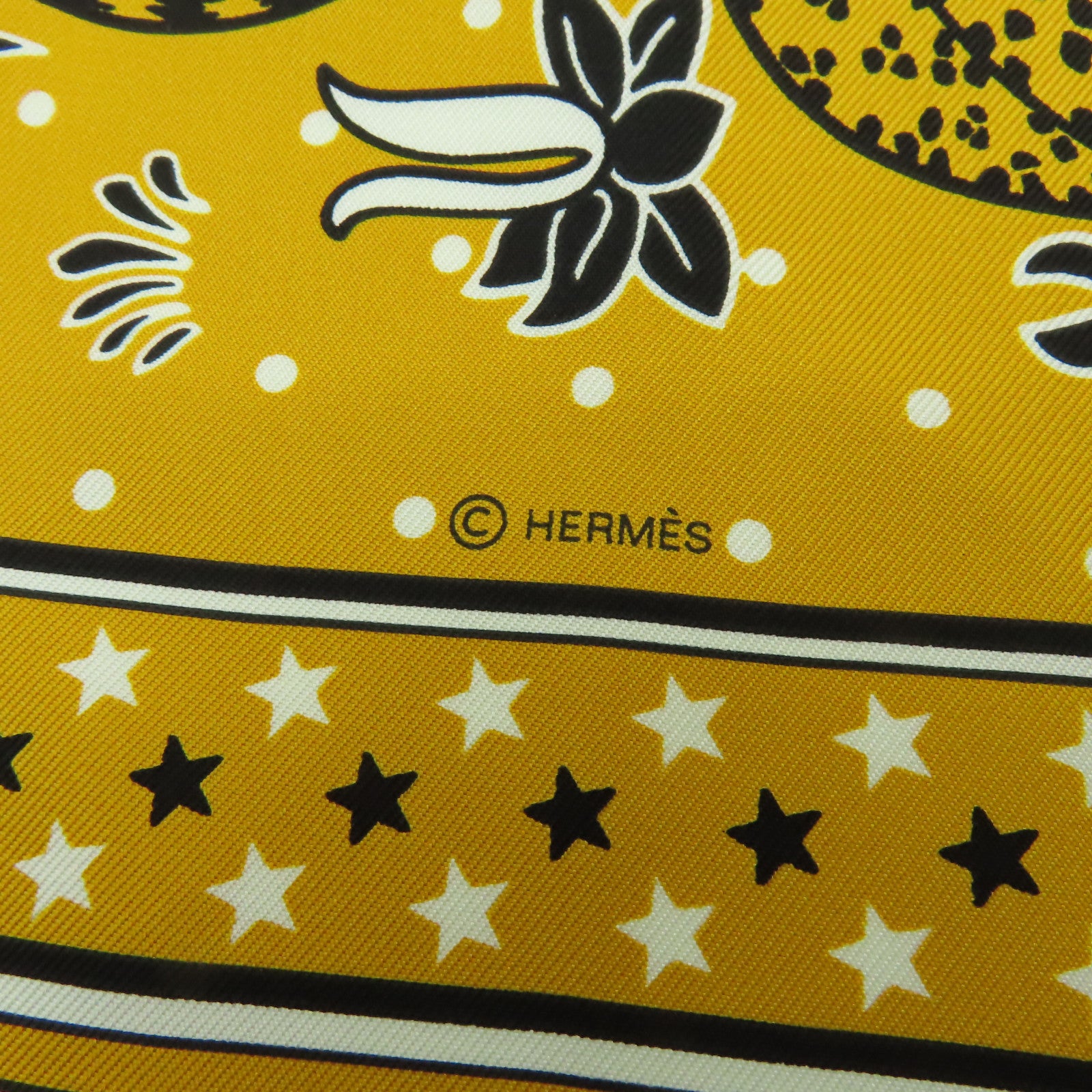 HERMES 【激減優惠】絲質Scarf圍巾黃色