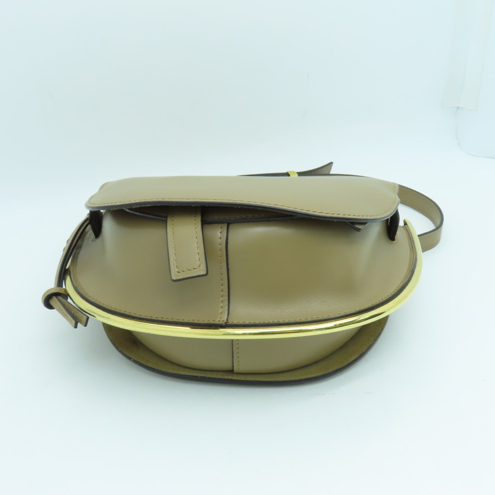 LOEWE 牛皮皮革Gate金扣肩背袋啡色