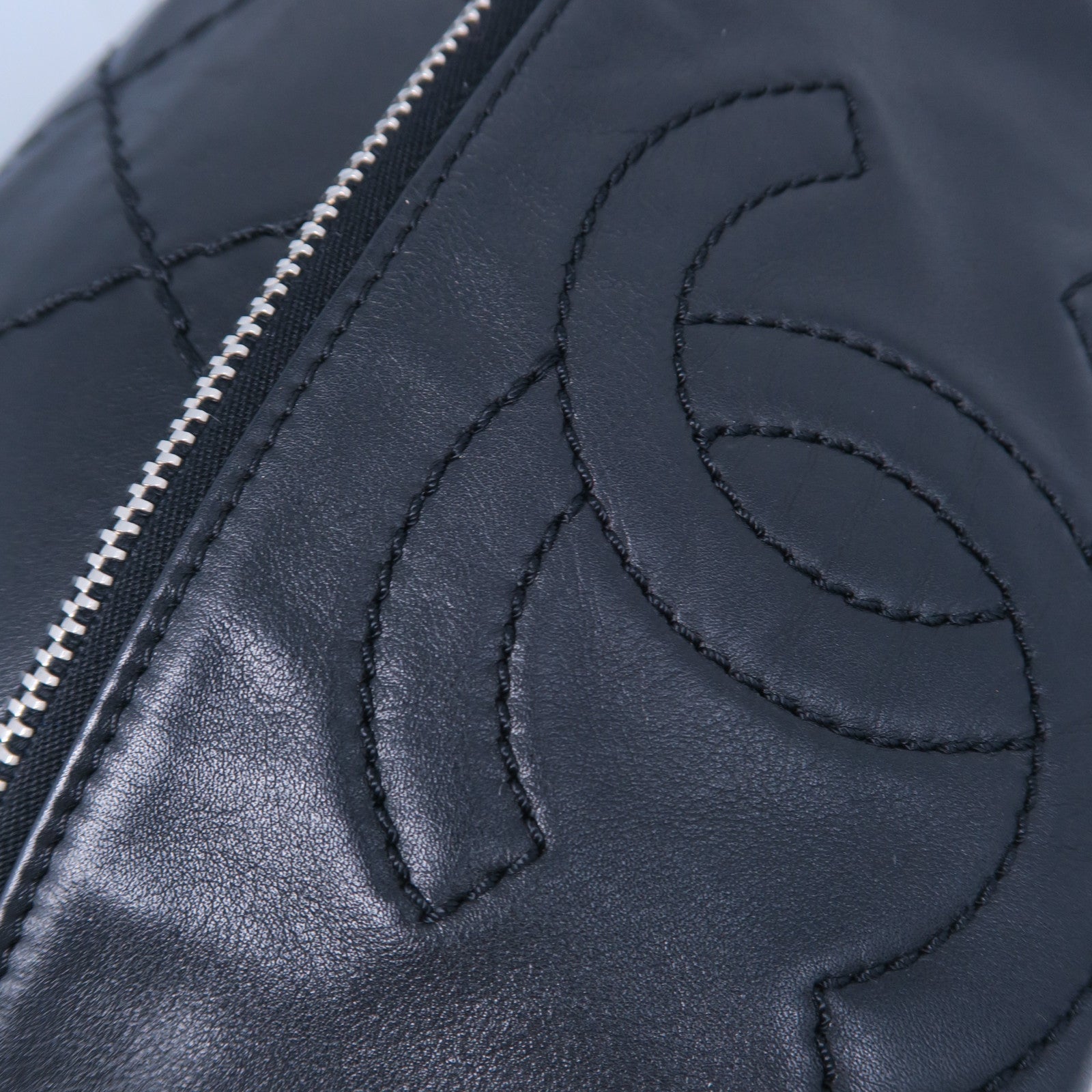 CHANEL 菱格牛皮皮革Chain Shoulder銀扣鏈牖肩背袋黑色