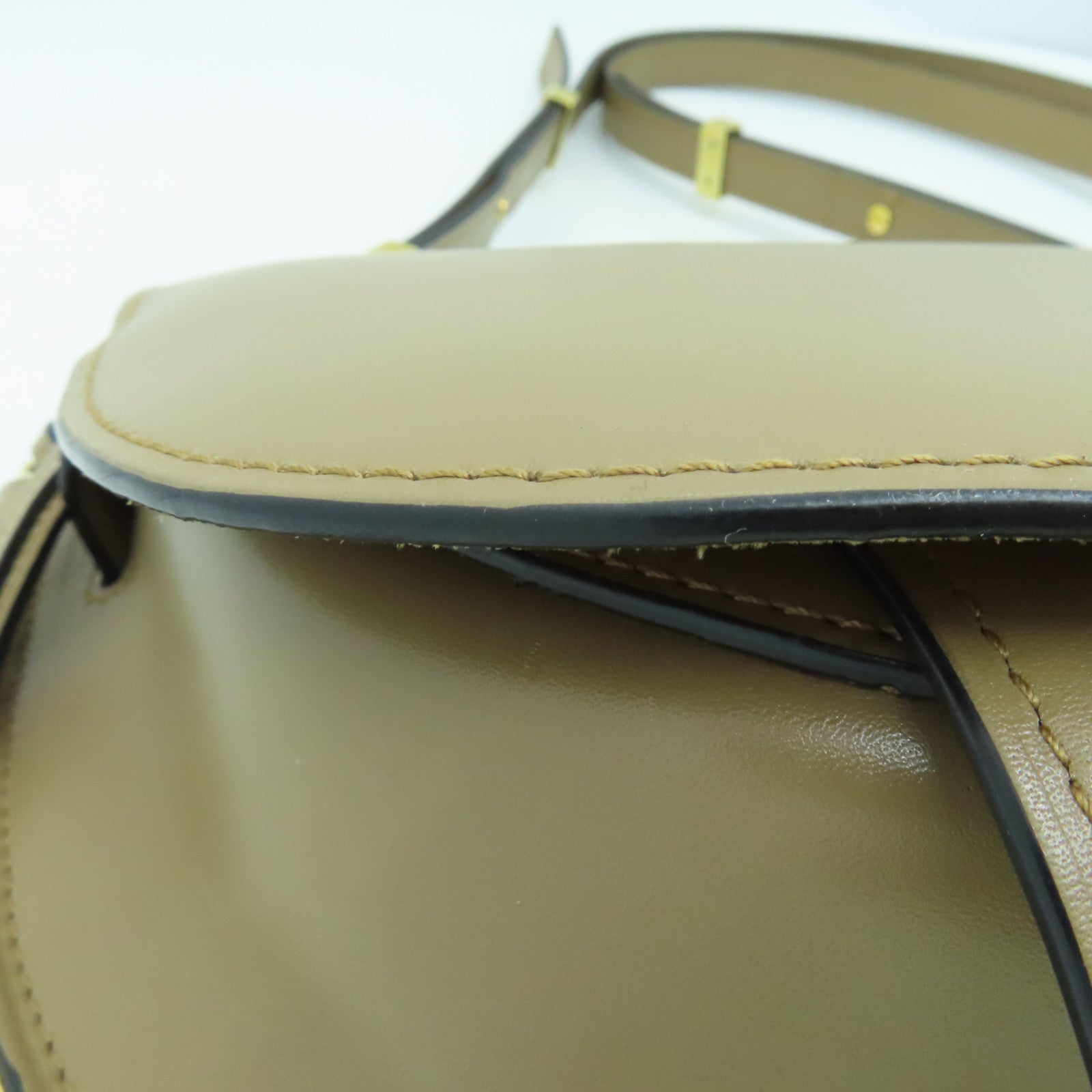 LOEWE 牛皮皮革Gate金扣肩背袋啡色