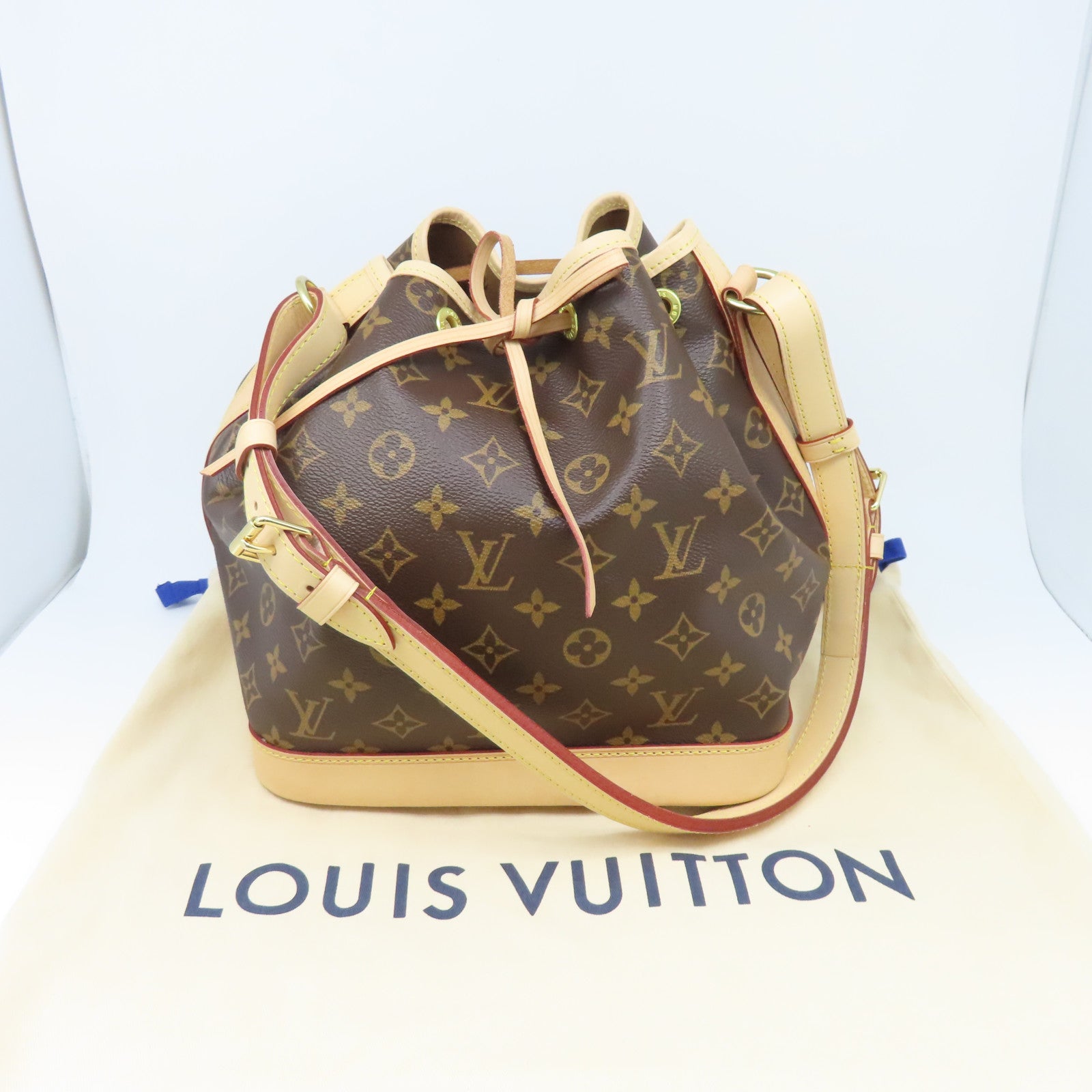 LOUIS VUITTON Monogram Petit Noe金扣肩背袋啡色