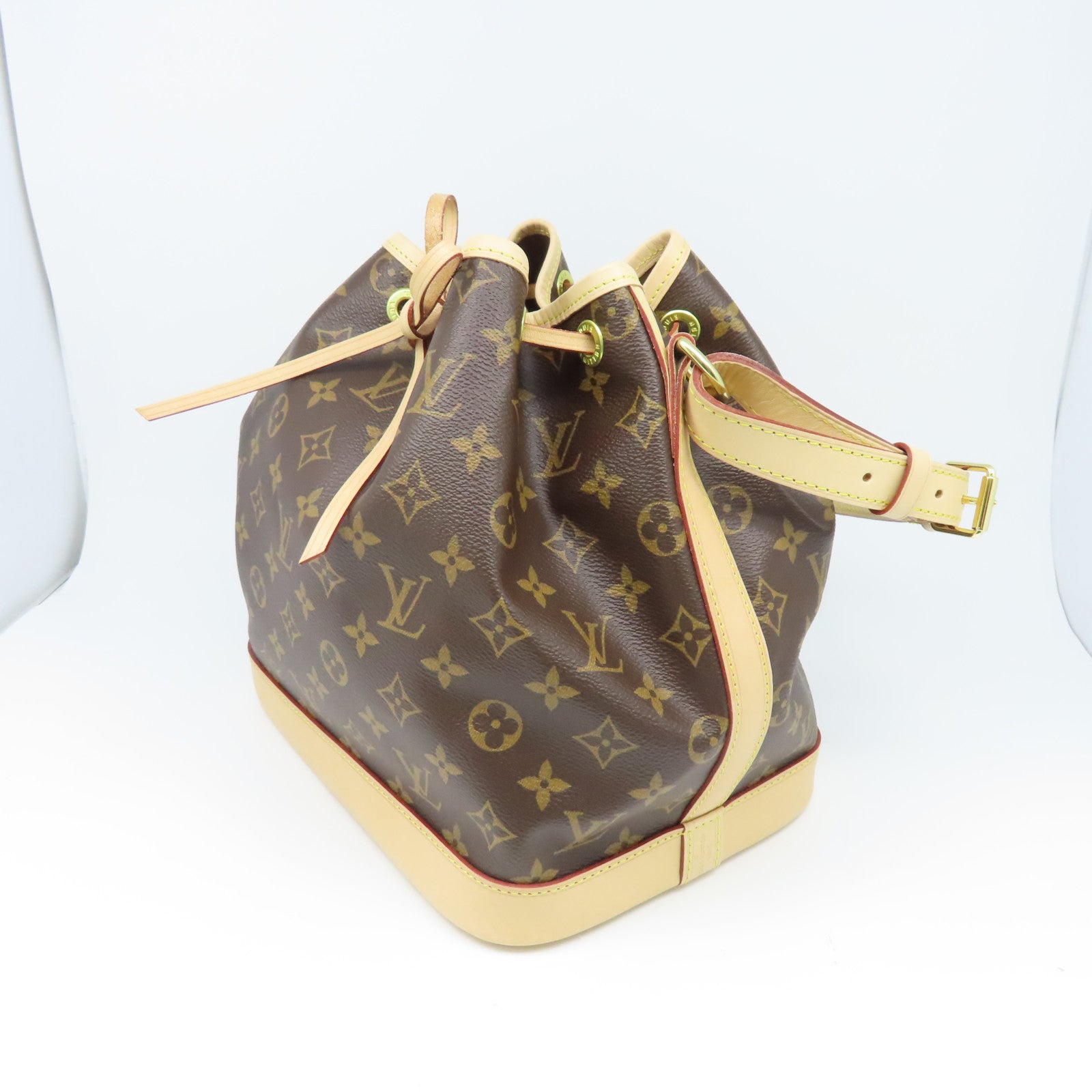 LOUIS VUITTON Monogram Petit Noe金扣肩背袋啡色