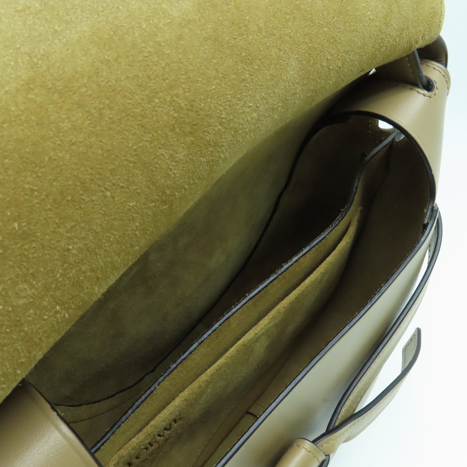 LOEWE 牛皮皮革Gate金扣肩背袋啡色