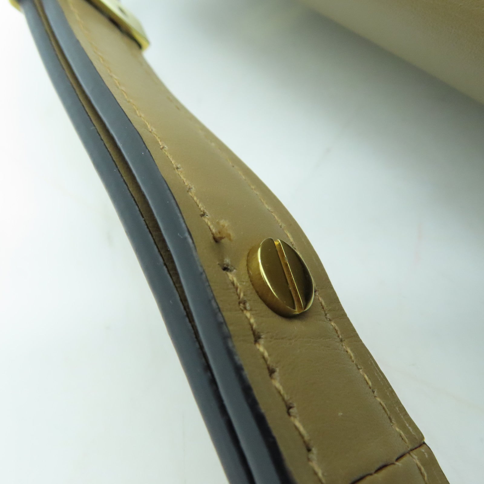 LOEWE 牛皮皮革Gate金扣肩背袋啡色