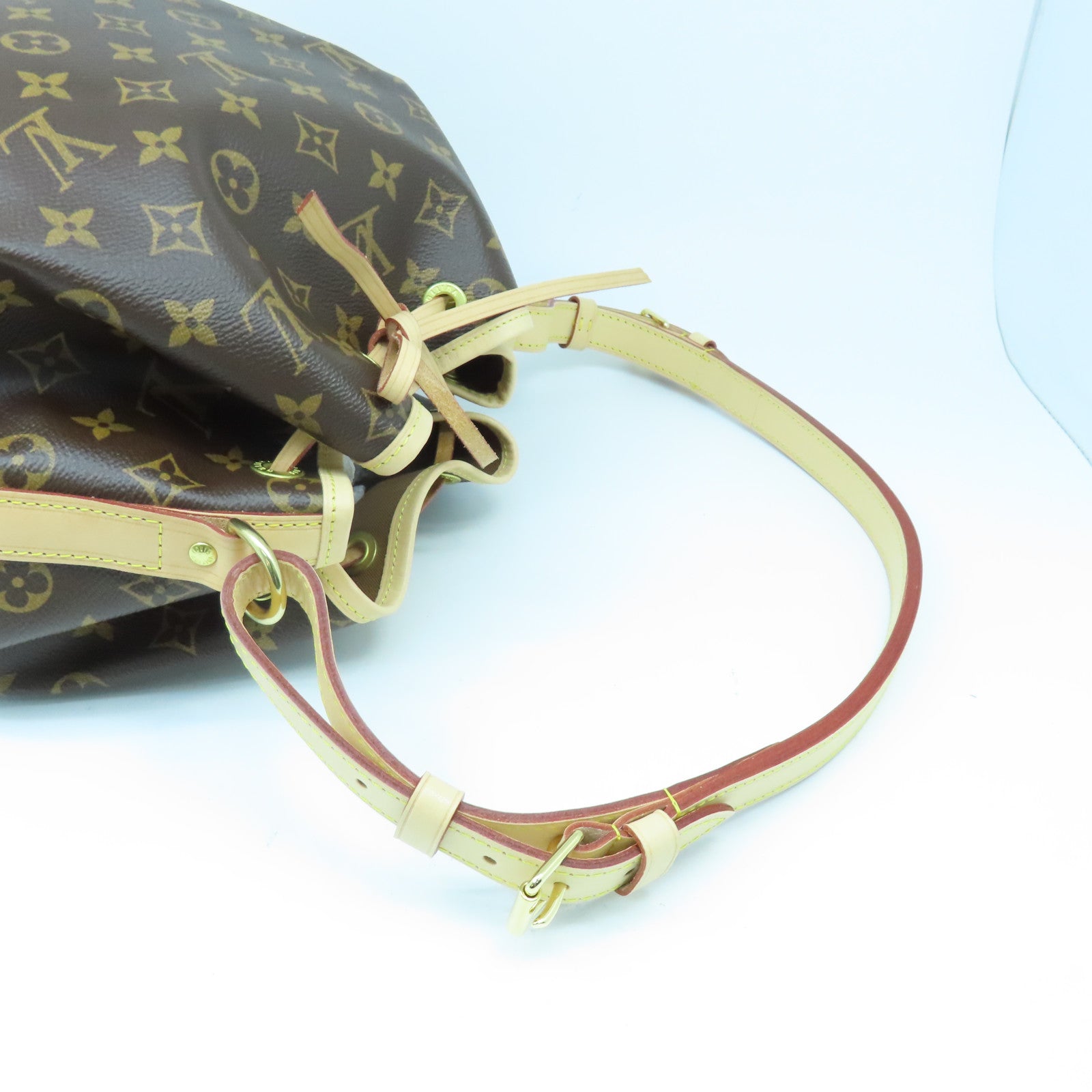 LOUIS VUITTON Monogram Petit Noe金扣肩背袋啡色