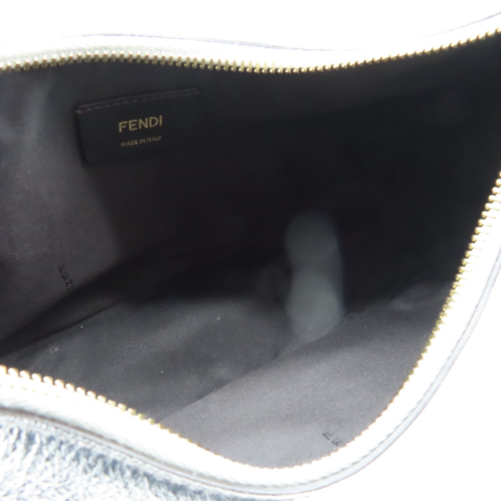 FENDI 牛皮皮革Fendigraphy金扣肩背袋銀色