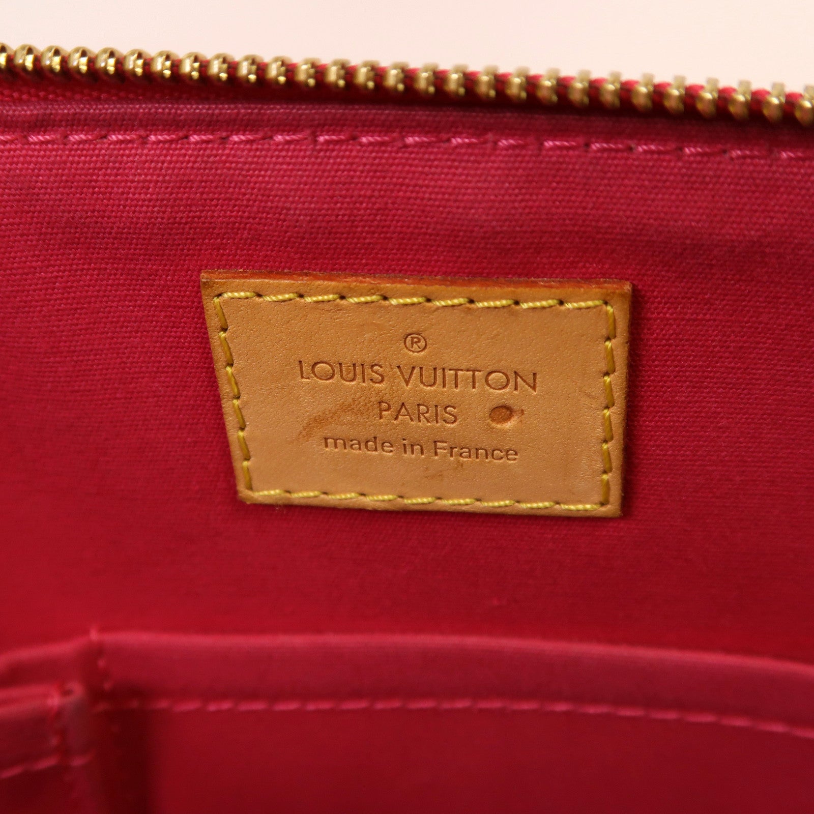 LOUIS VUITTON Monogram Vernis Bellevue PM金扣手挽袋紅色