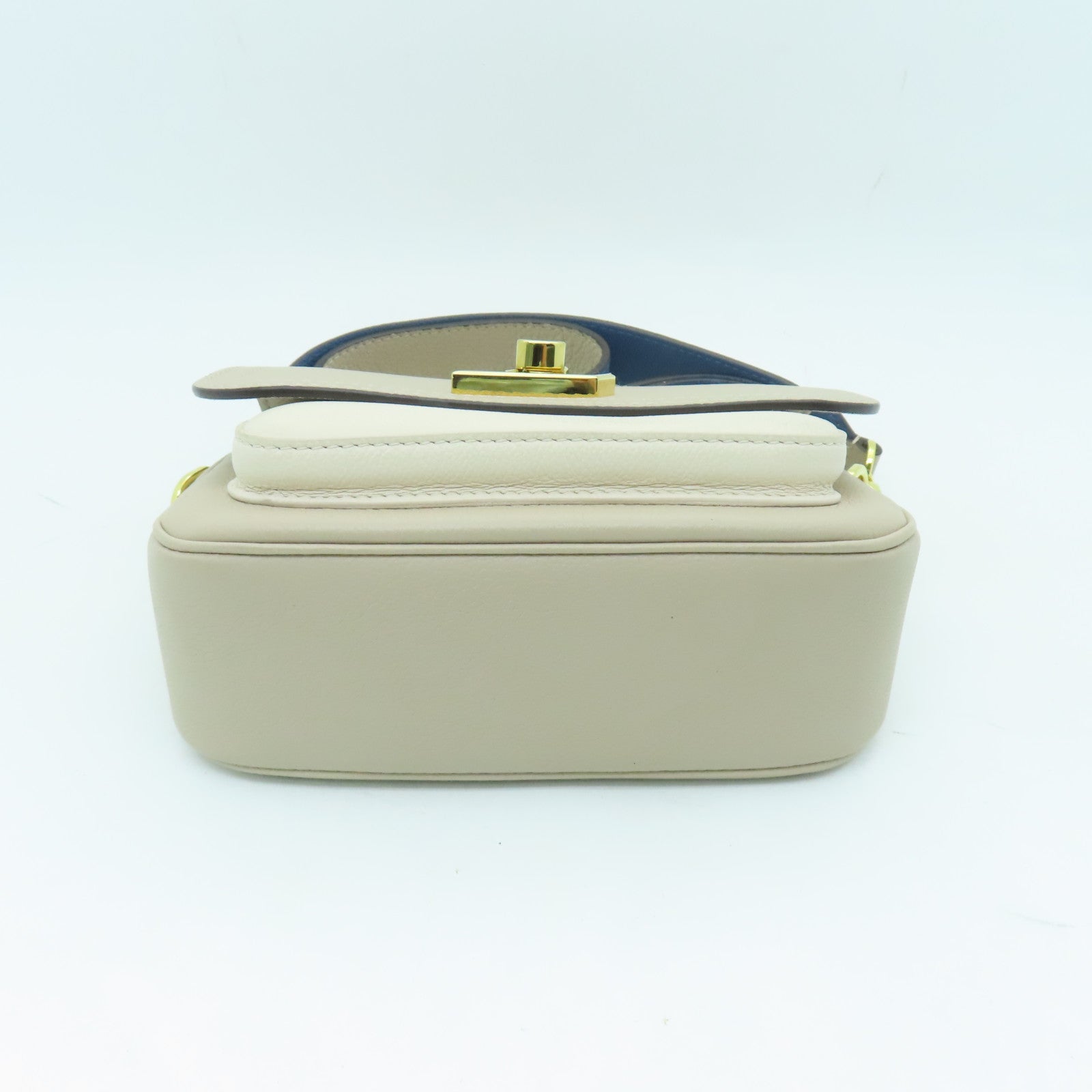 LOUIS VUITTON 牛皮皮革LockMe Tender金扣肩背袋米色