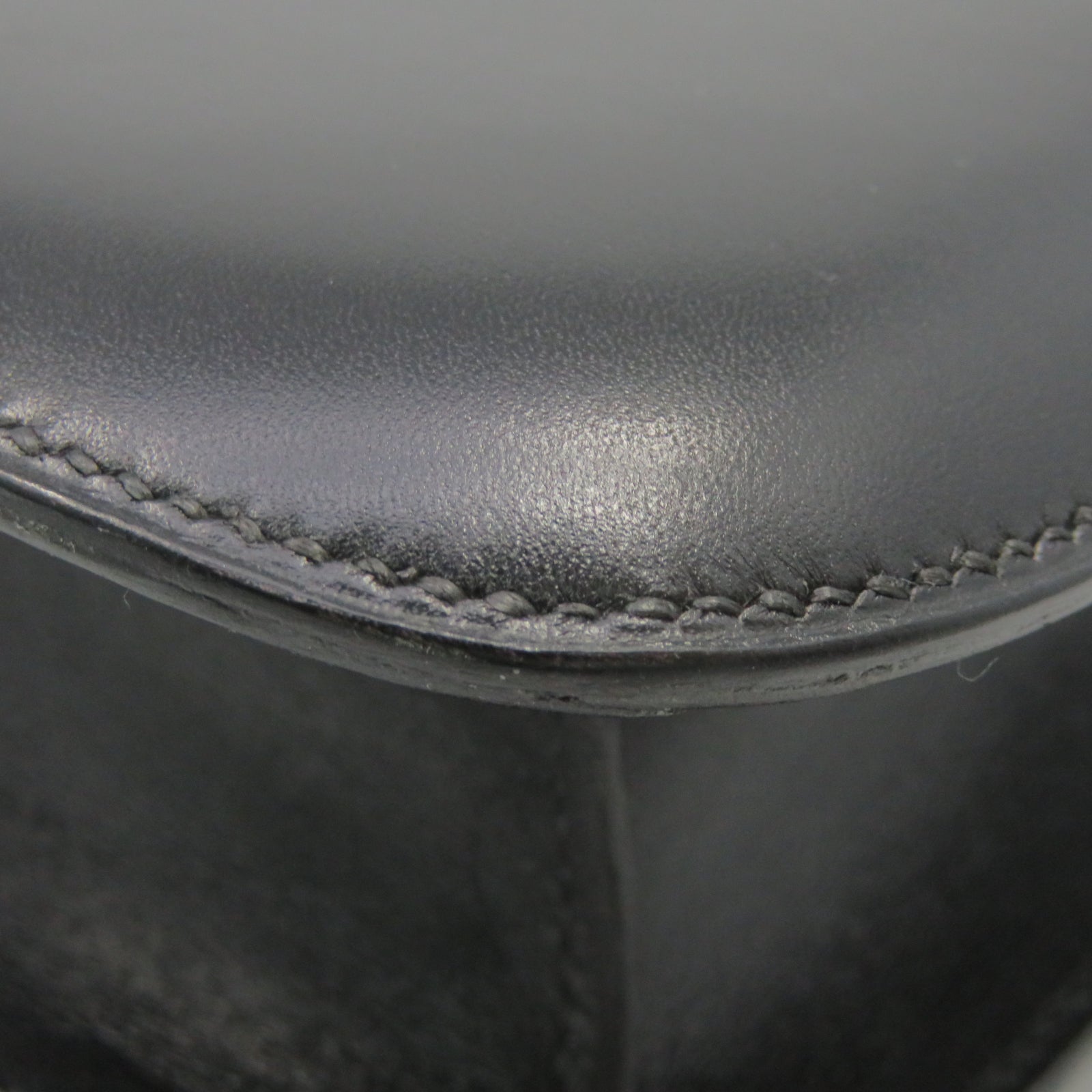 HERMES 【激減優惠】Box Calf皮革Constance 24金扣肩背袋黑色