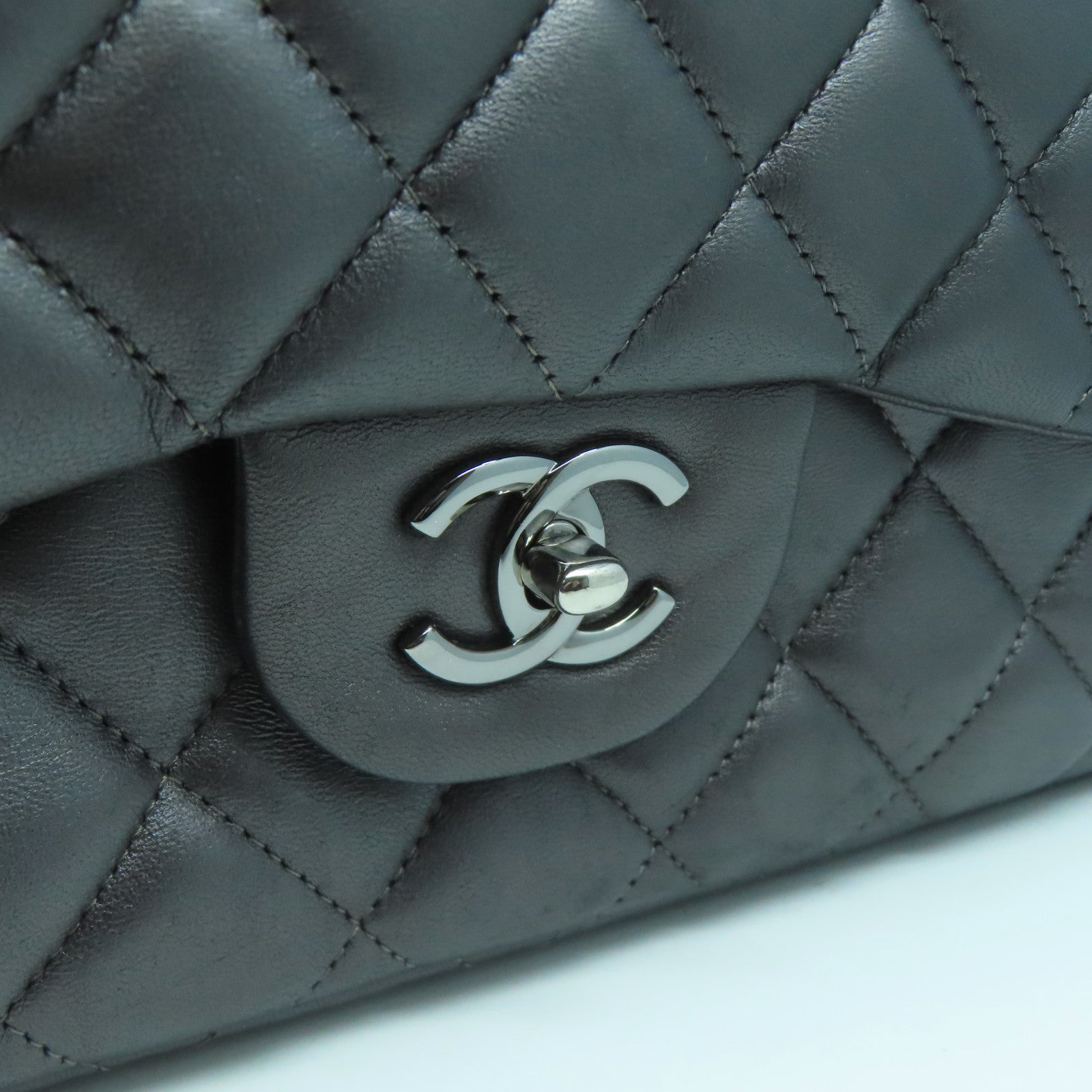 CHANEL 牛皮皮革Chain Shoulder銀扣鏈帶肩背袋灰色