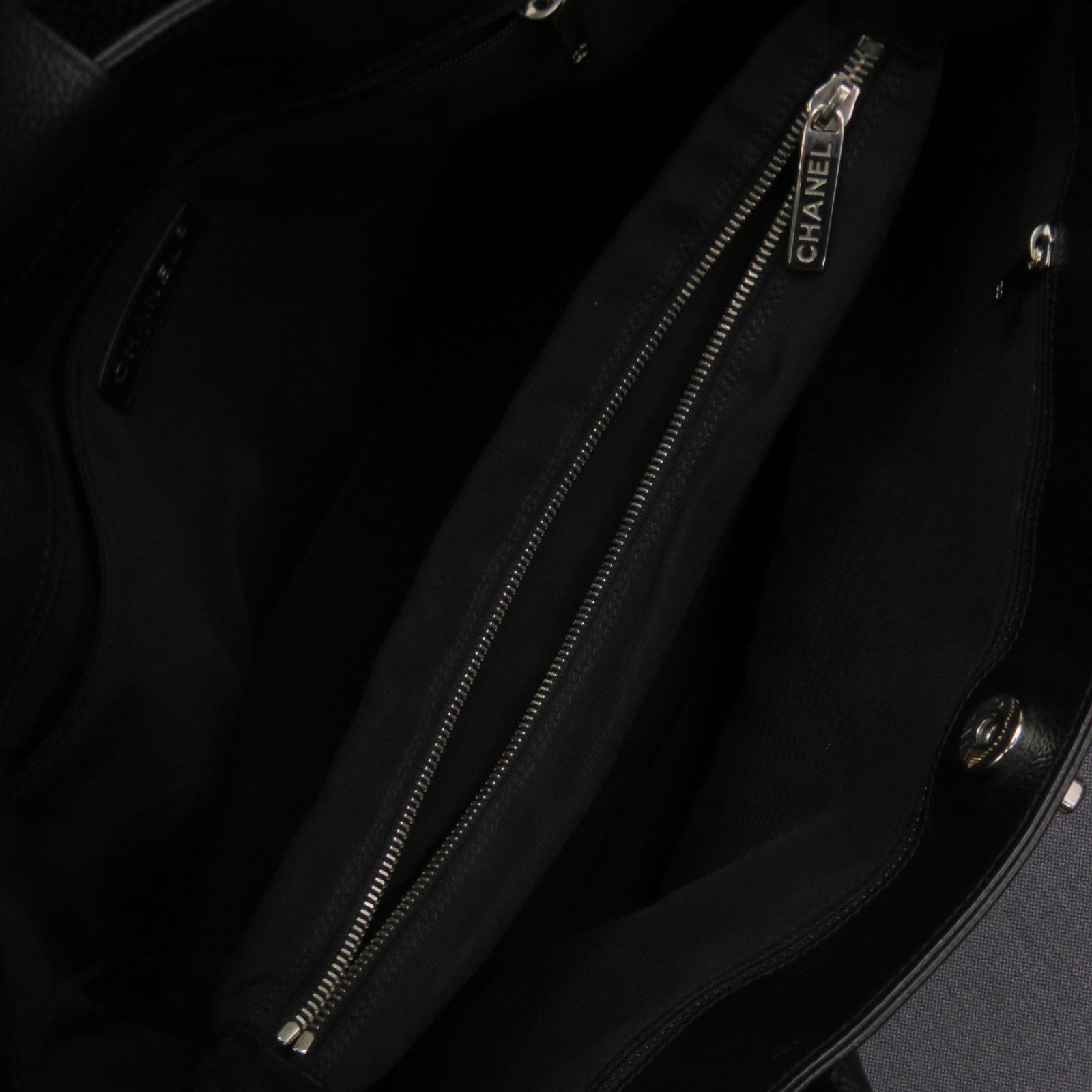 CHANEL 【激減優惠】牛皮皮革Tote Bag銀扣手挽袋黑色