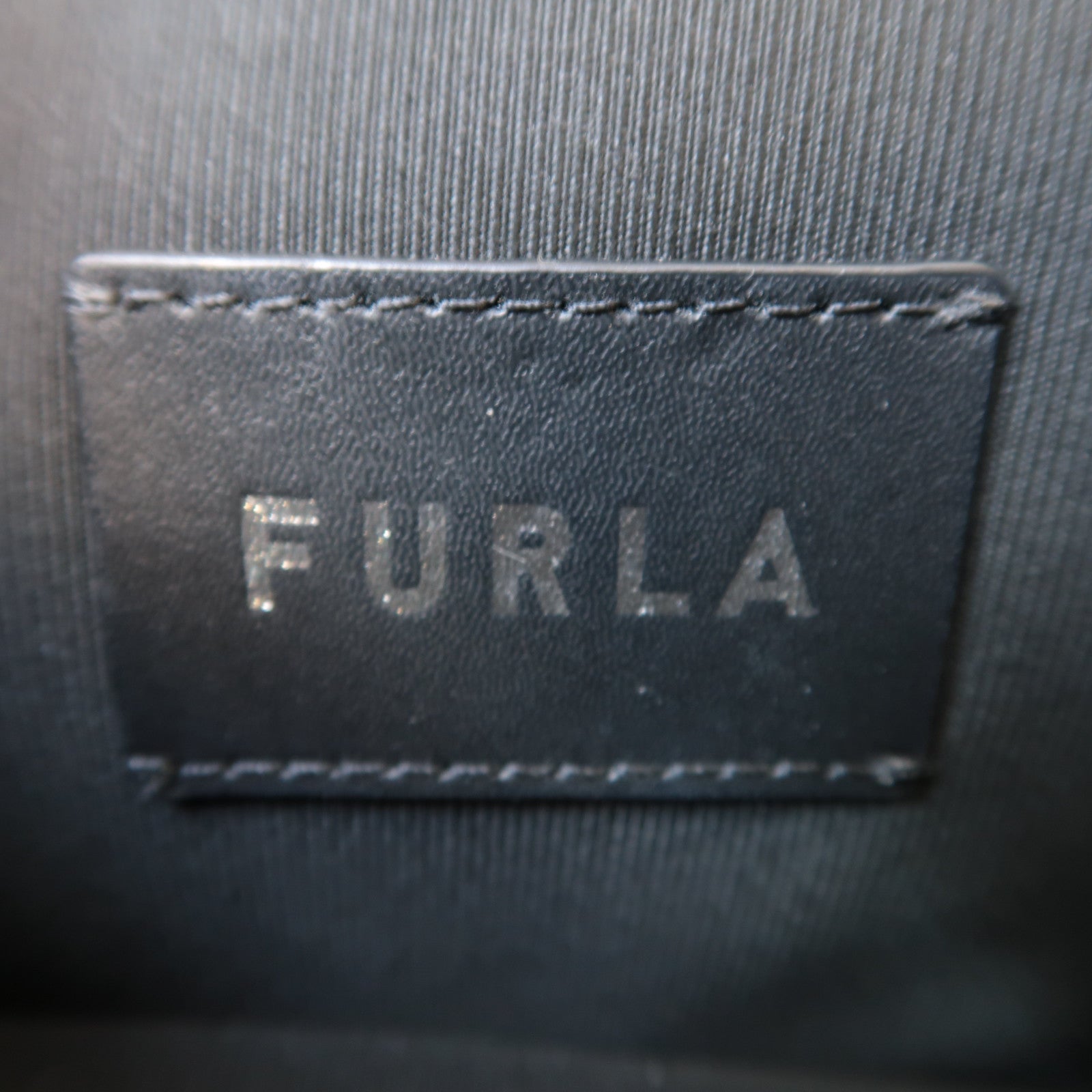 Furla 斜紋軟呢2 Way Shoulder銀扣手挽肩背兩用袋黑色/白色