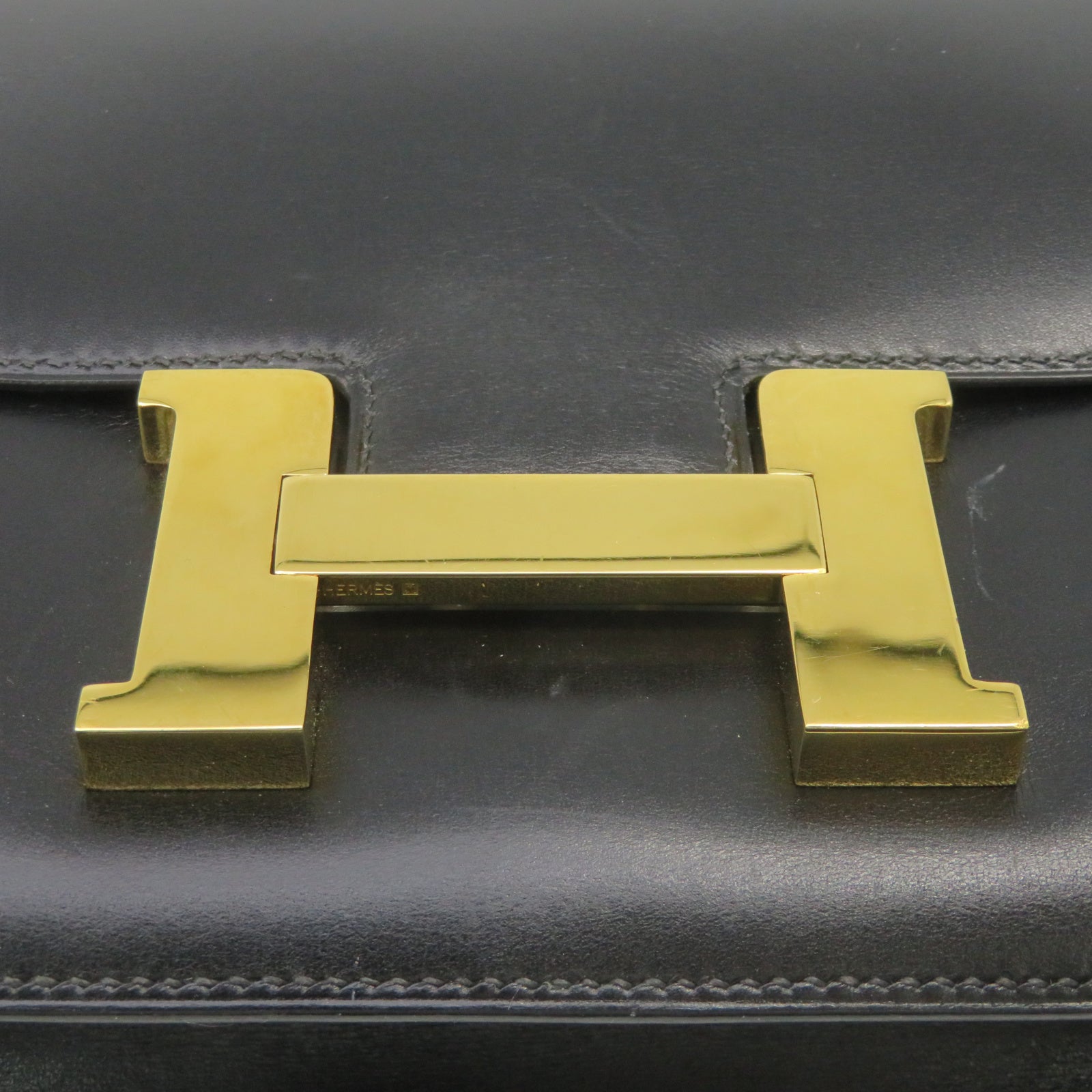 HERMES 【激減優惠】Box Calf皮革Constance 24金扣肩背袋黑色