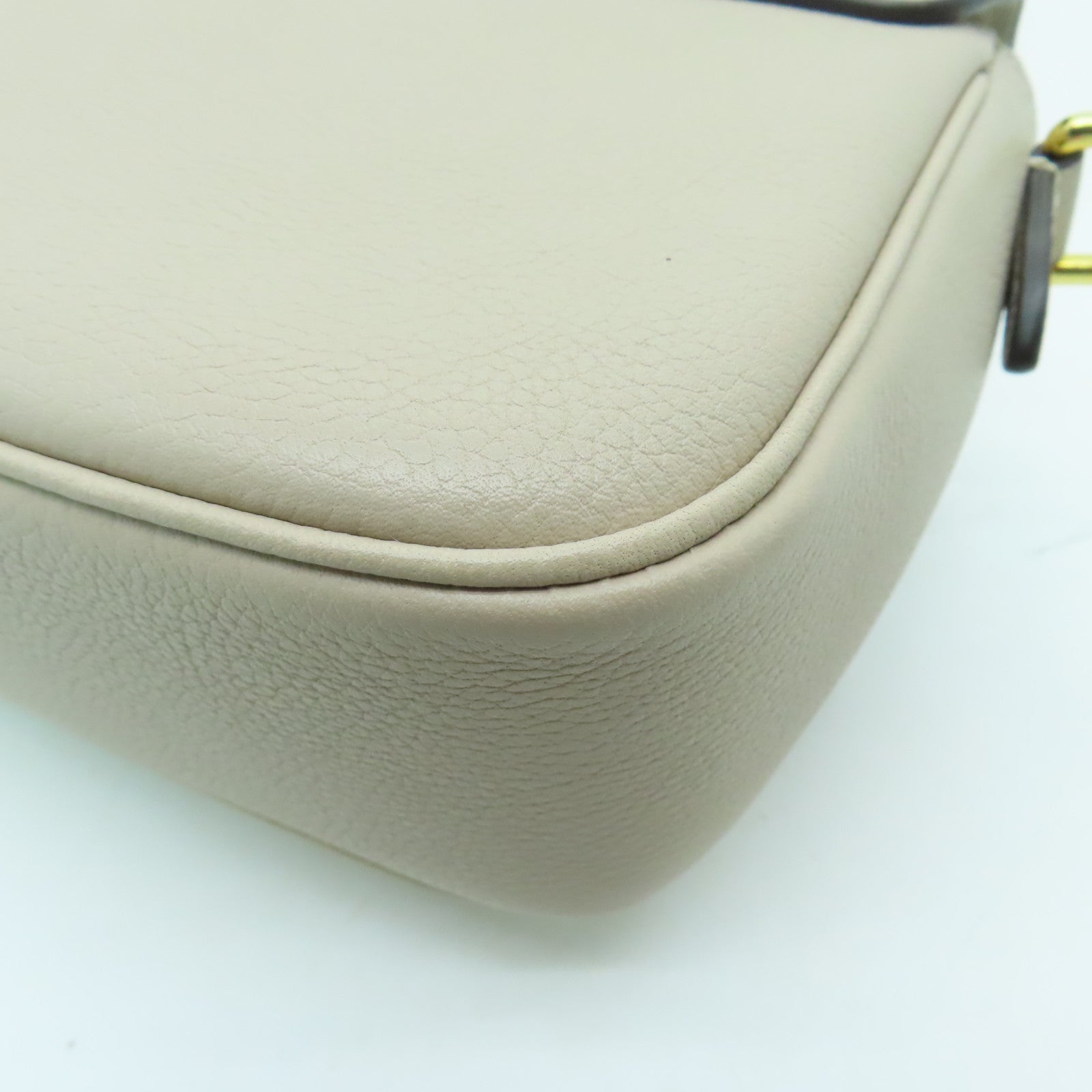 LOUIS VUITTON 牛皮皮革LockMe Tender金扣肩背袋米色