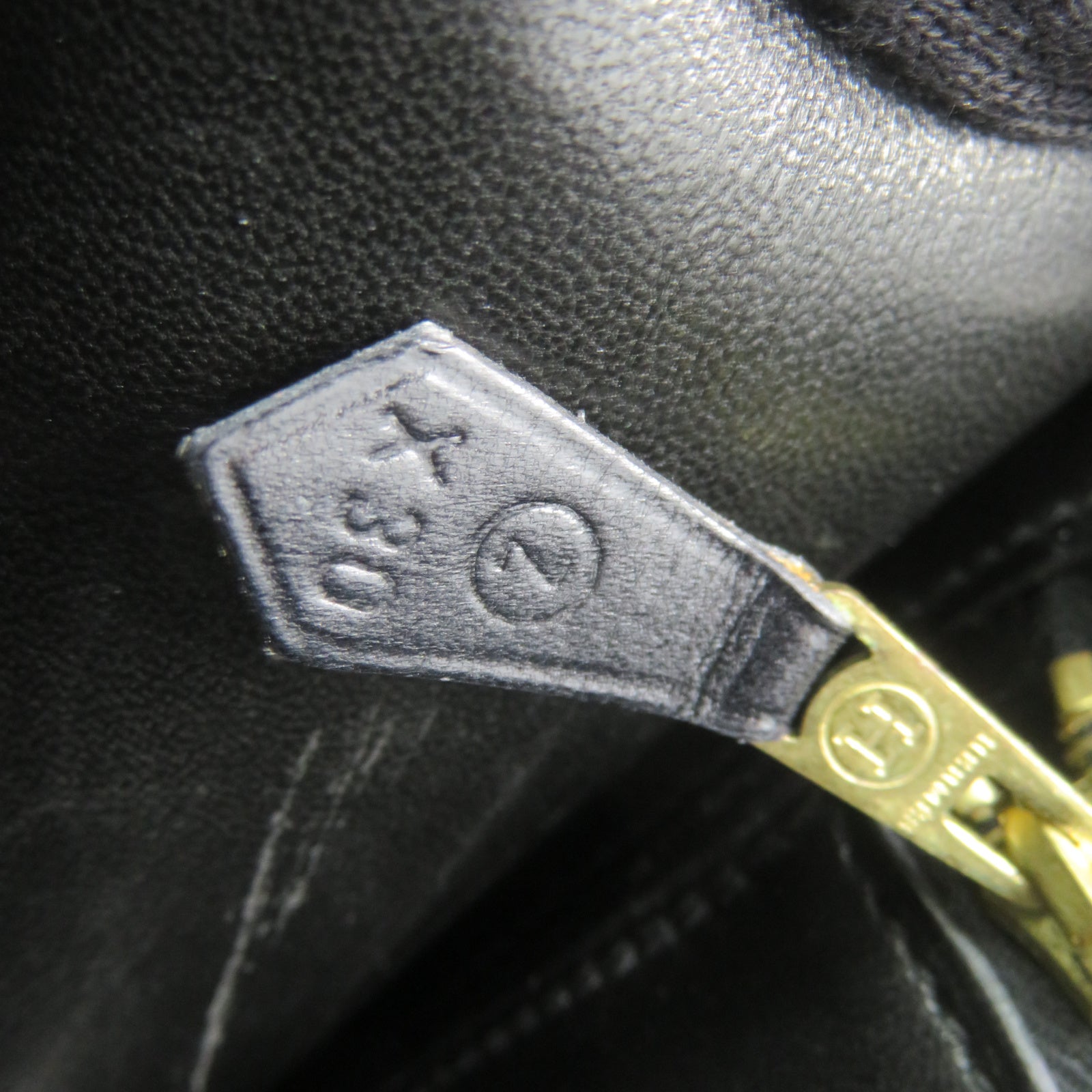 HERMES 【激減優惠】Box Calf皮革Constance 24金扣肩背袋黑色
