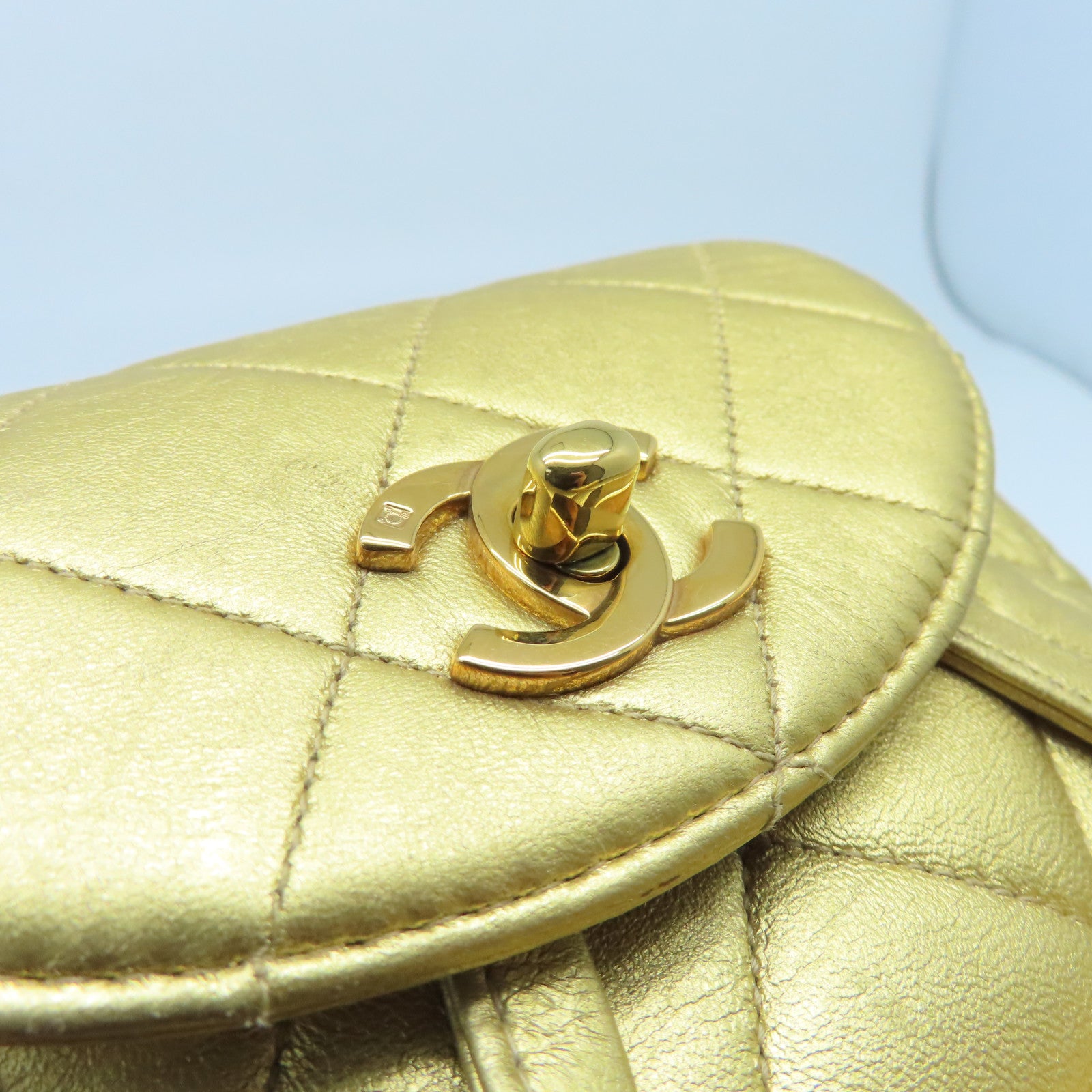 CHANEL 菱格羊皮皮革Rucksack金扣背包金色