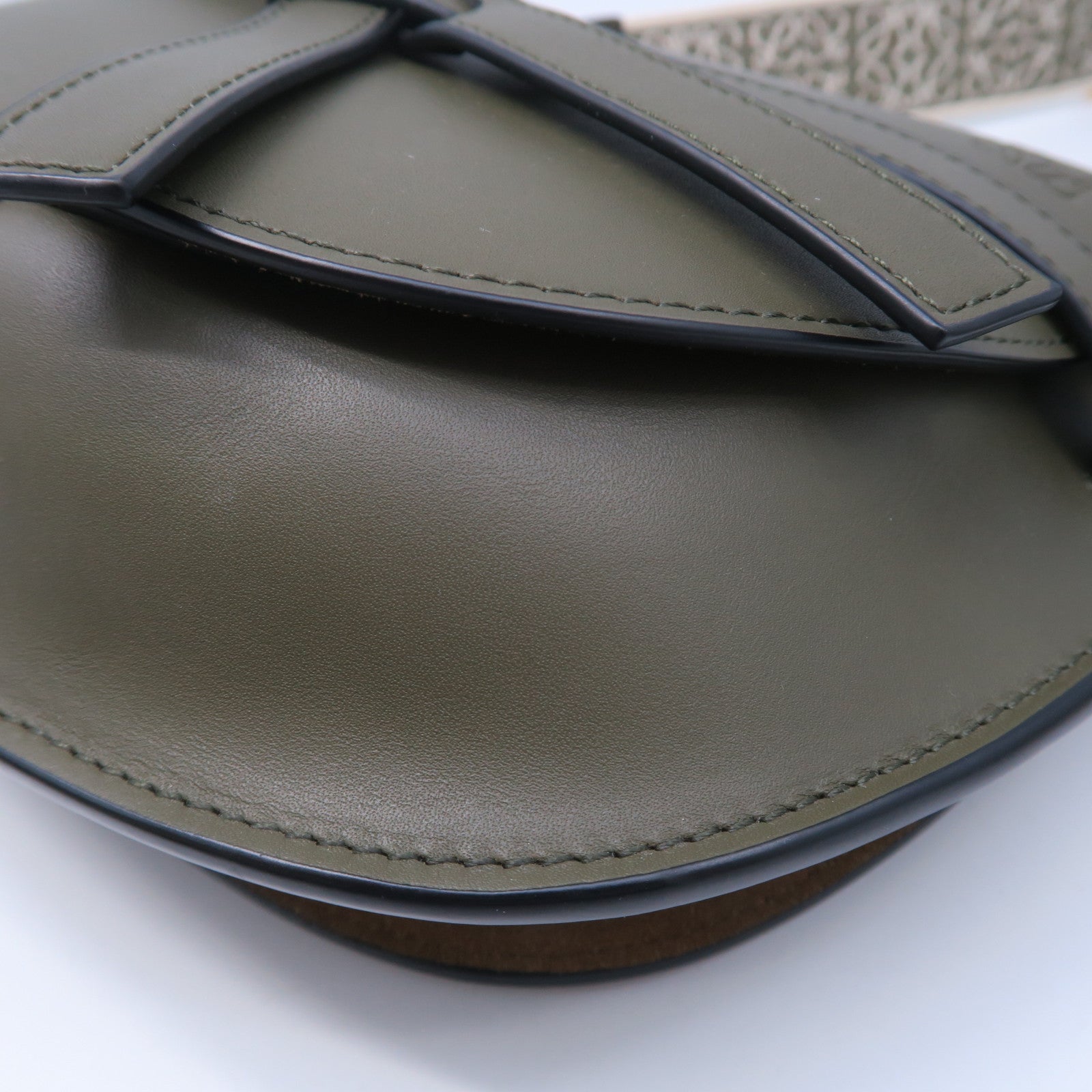 LOEWE 牛皮皮革Small Gate Bag金扣肩背袋綠色