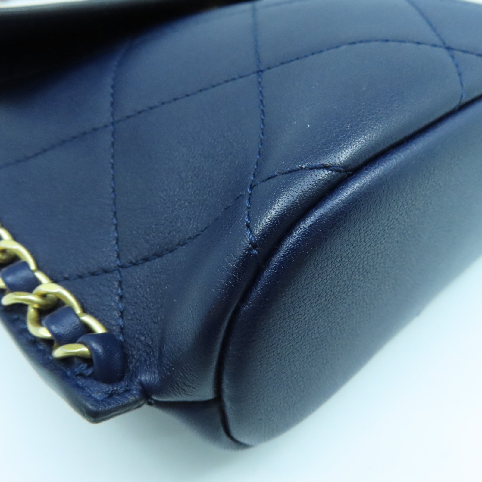 CHANEL rhombic cowhide leather Chain Shoulder Bag gold buckle chain shoulder bag blue