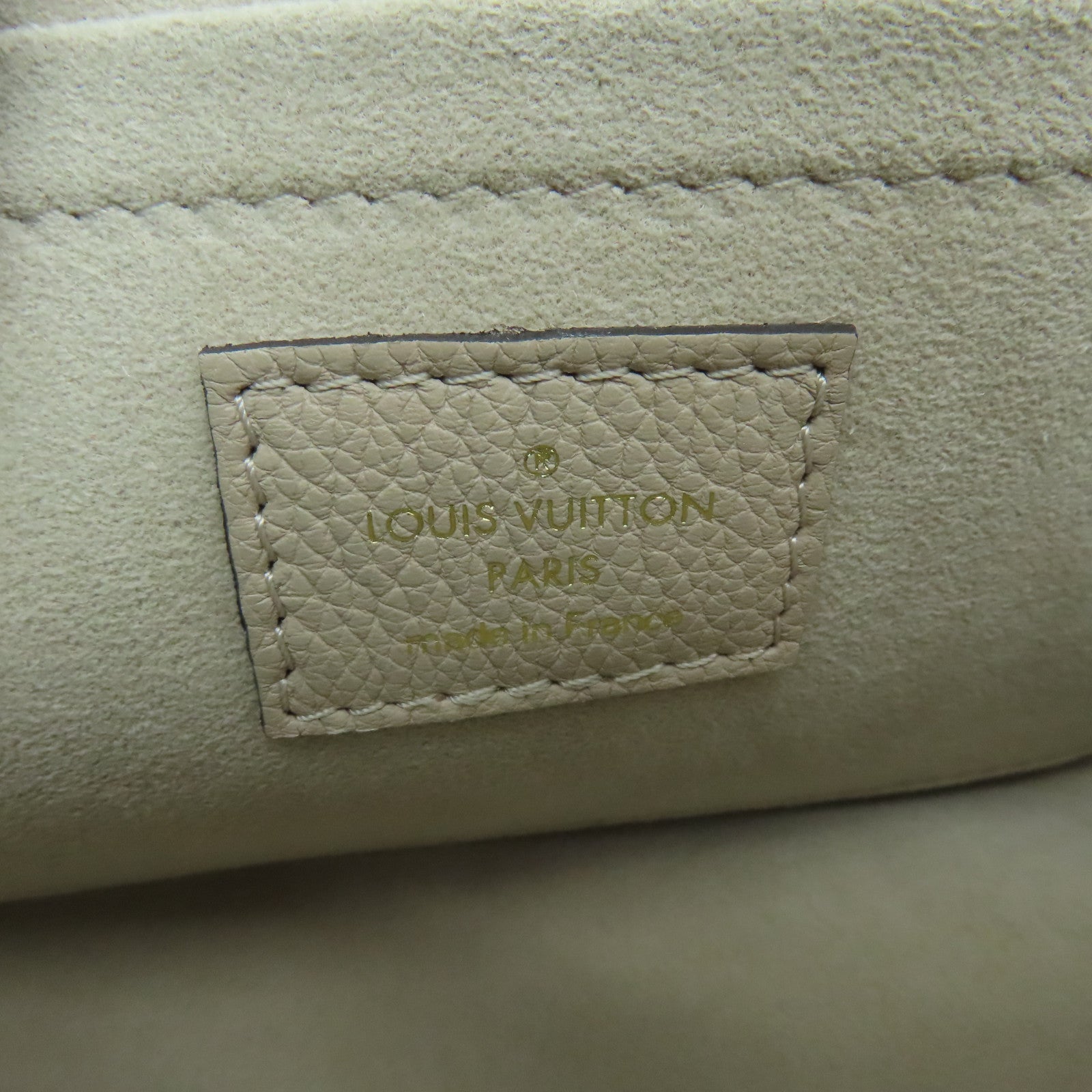 LOUIS VUITTON 牛皮皮革LockMe Tender金扣肩背袋米色