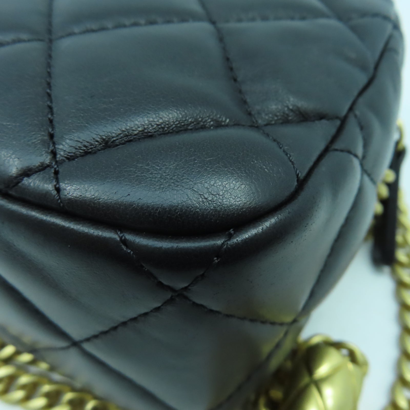 CHANEL 菱格羊皮皮革Chain Shoulder金扣鏈帶肩背袋黑色