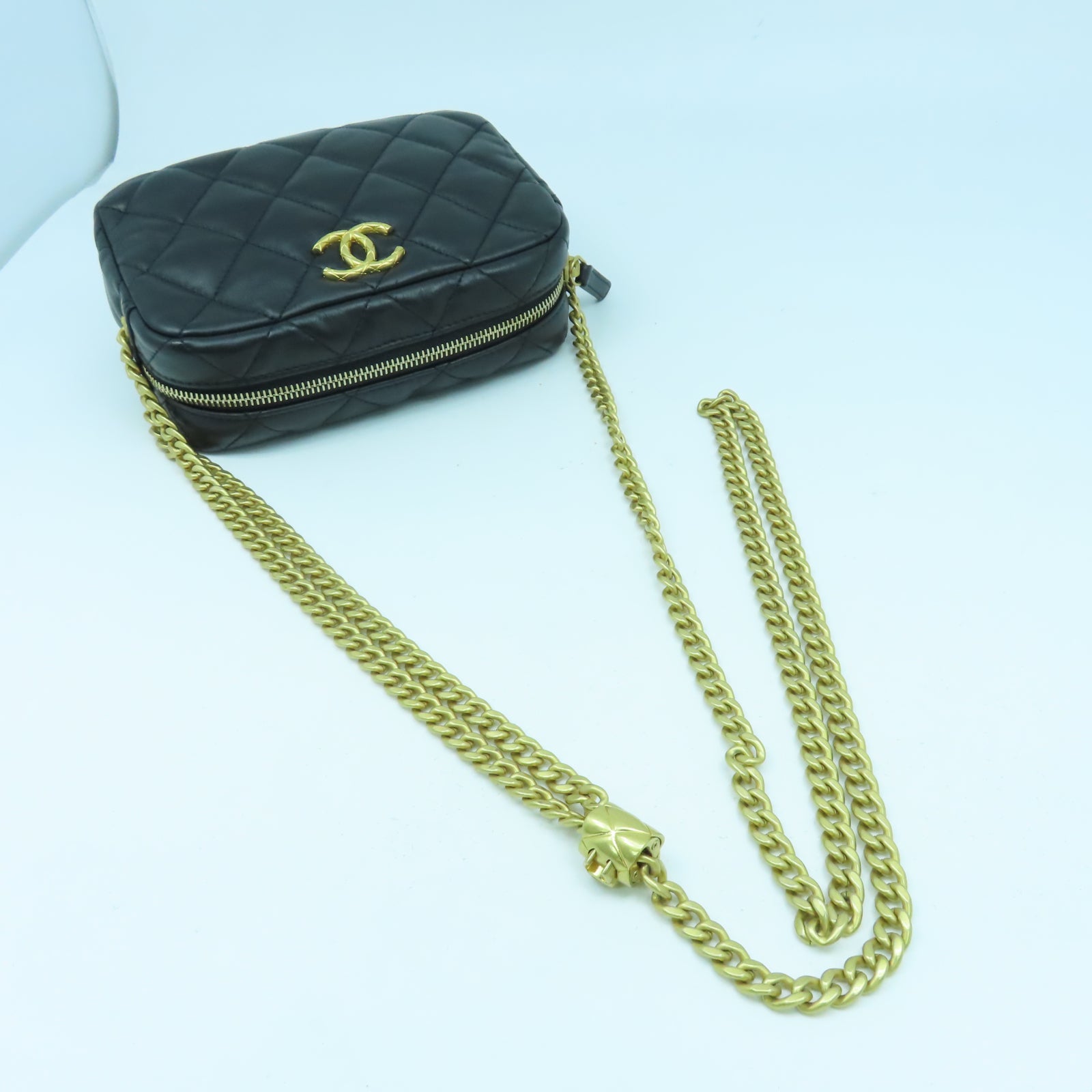 CHANEL 菱格羊皮皮革Chain Shoulder金扣鏈帶肩背袋黑色