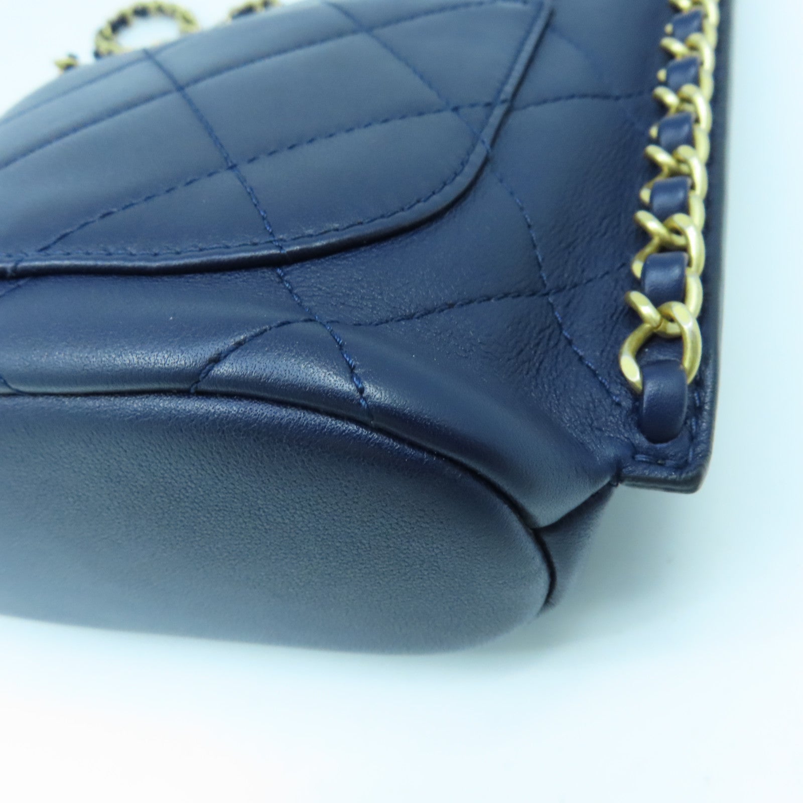 CHANEL rhombic cowhide leather Chain Shoulder Bag gold buckle chain shoulder bag blue