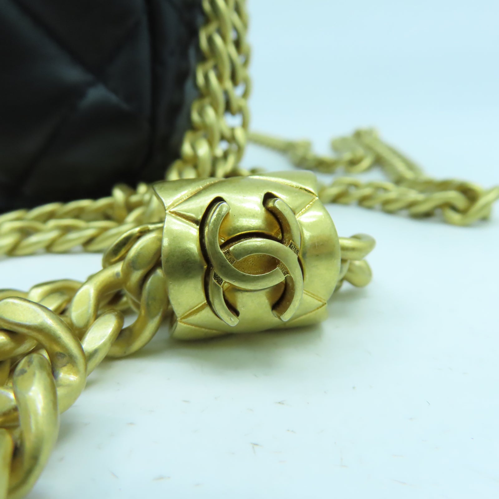 CHANEL 菱格羊皮皮革Chain Shoulder金扣鏈帶肩背袋黑色