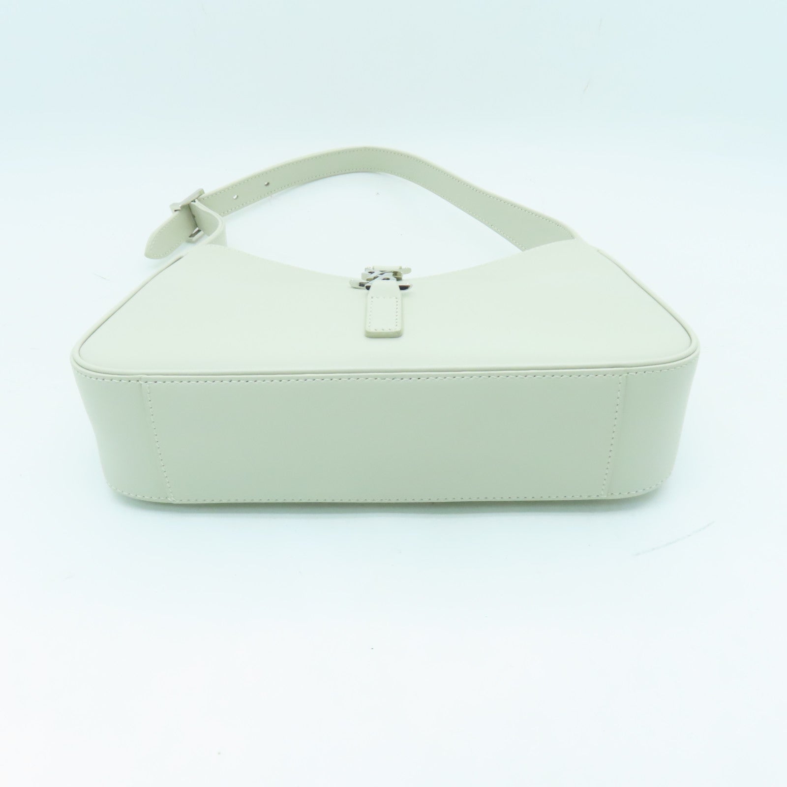 SAINT LAURENT 牛皮皮革Le 5 a 7 Hobo Bag银扣肩背袋奶油色