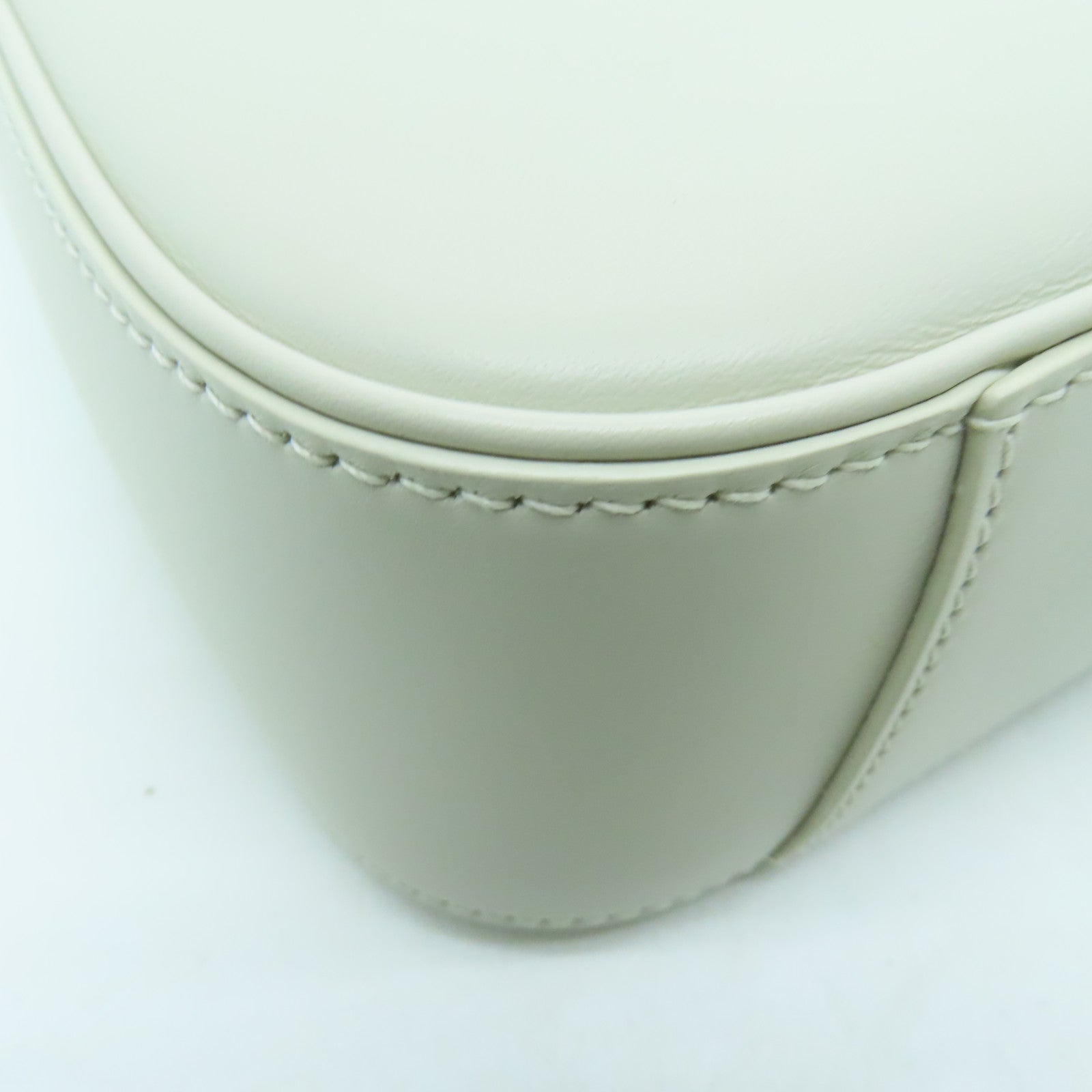 SAINT LAURENT 牛皮皮革Le 5 a 7 Hobo Bag银扣肩背袋奶油色