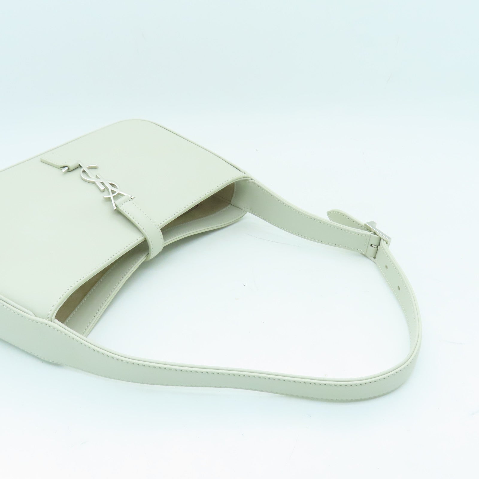 SAINT LAURENT 牛皮皮革Le 5 a 7 Hobo Bag银扣肩背袋奶油色
