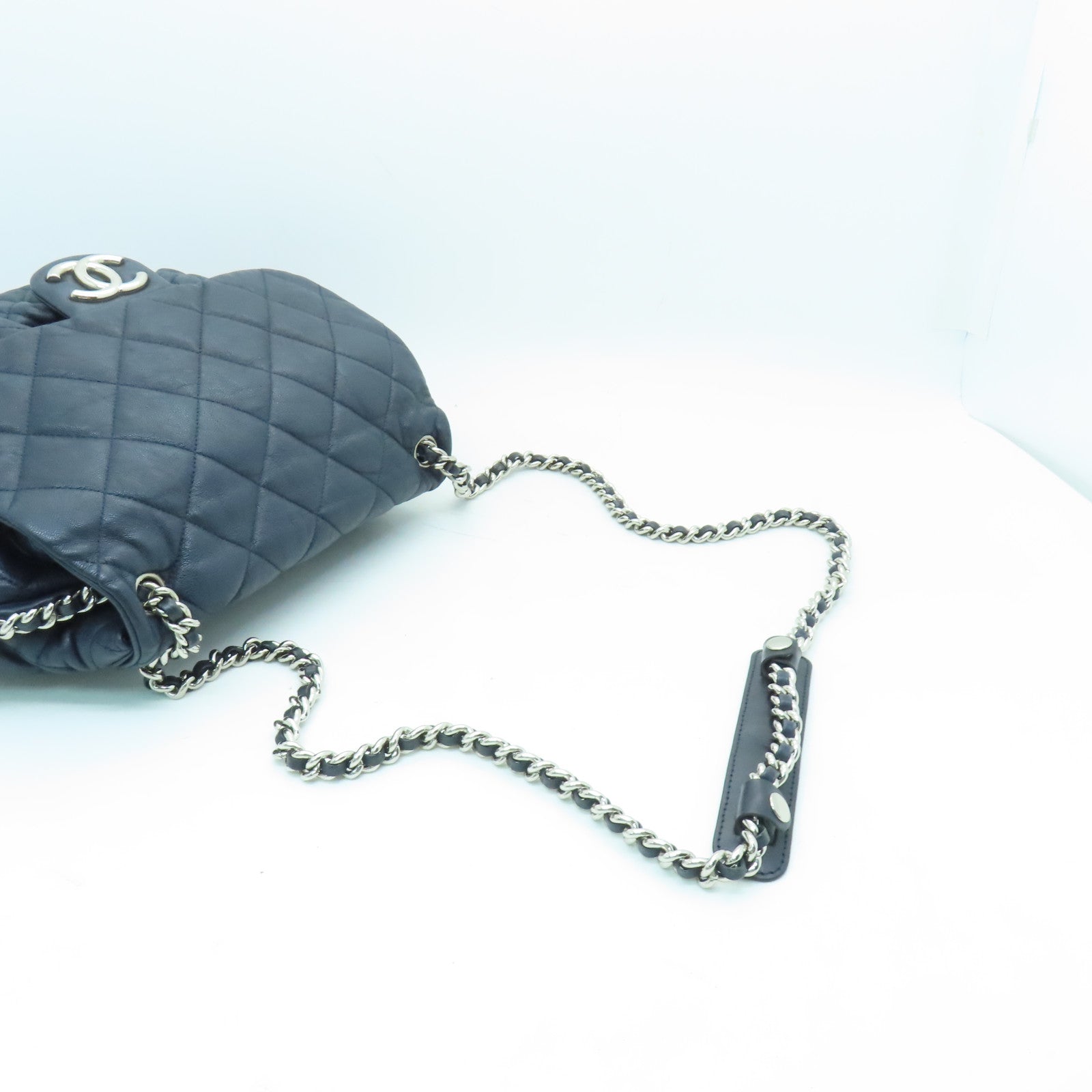 CHANEL 菱格牛皮皮革Chain Shoulder Bag銀扣鏈帶肩背袋深藍色
