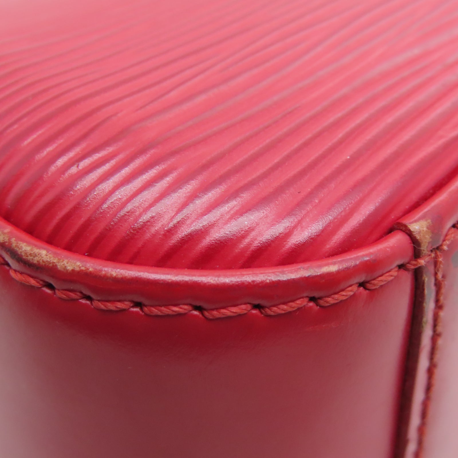 LOUIS VUITTON Epi皮革Jasmin金扣手挽袋红色