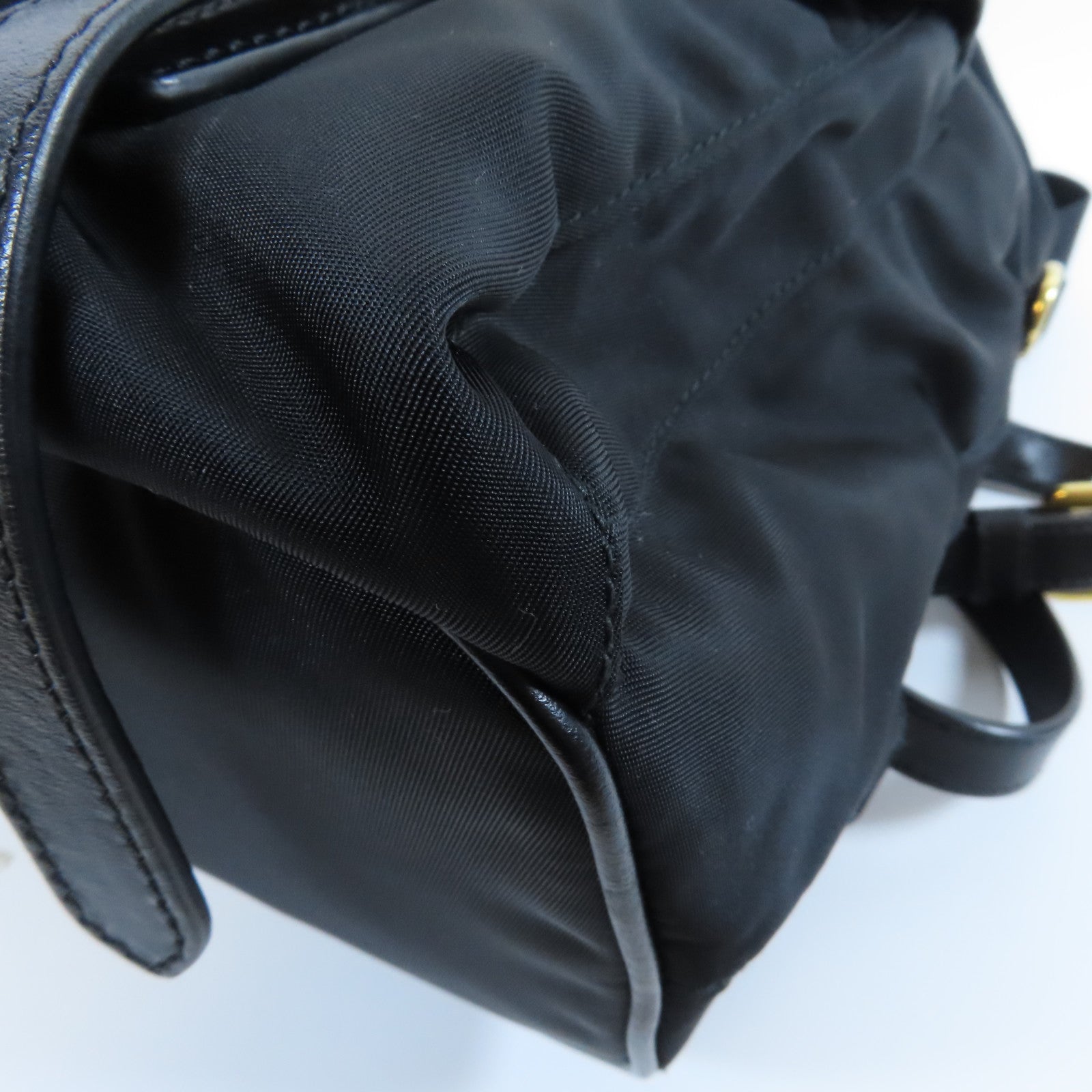 PRADA 尼龍Rucksack金扣背包黑色
