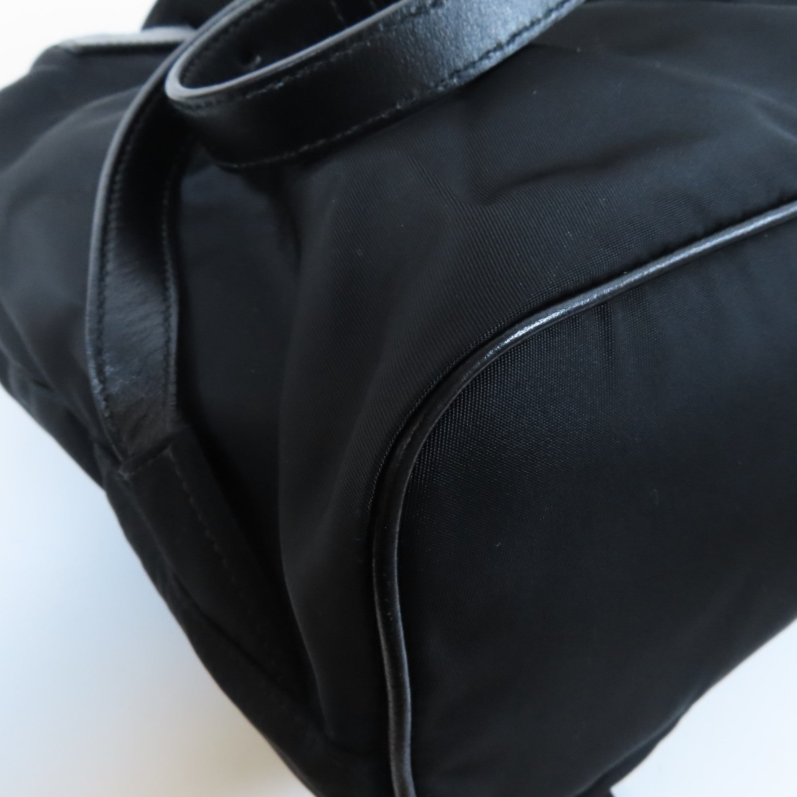 PRADA 尼龍Rucksack金扣背包黑色