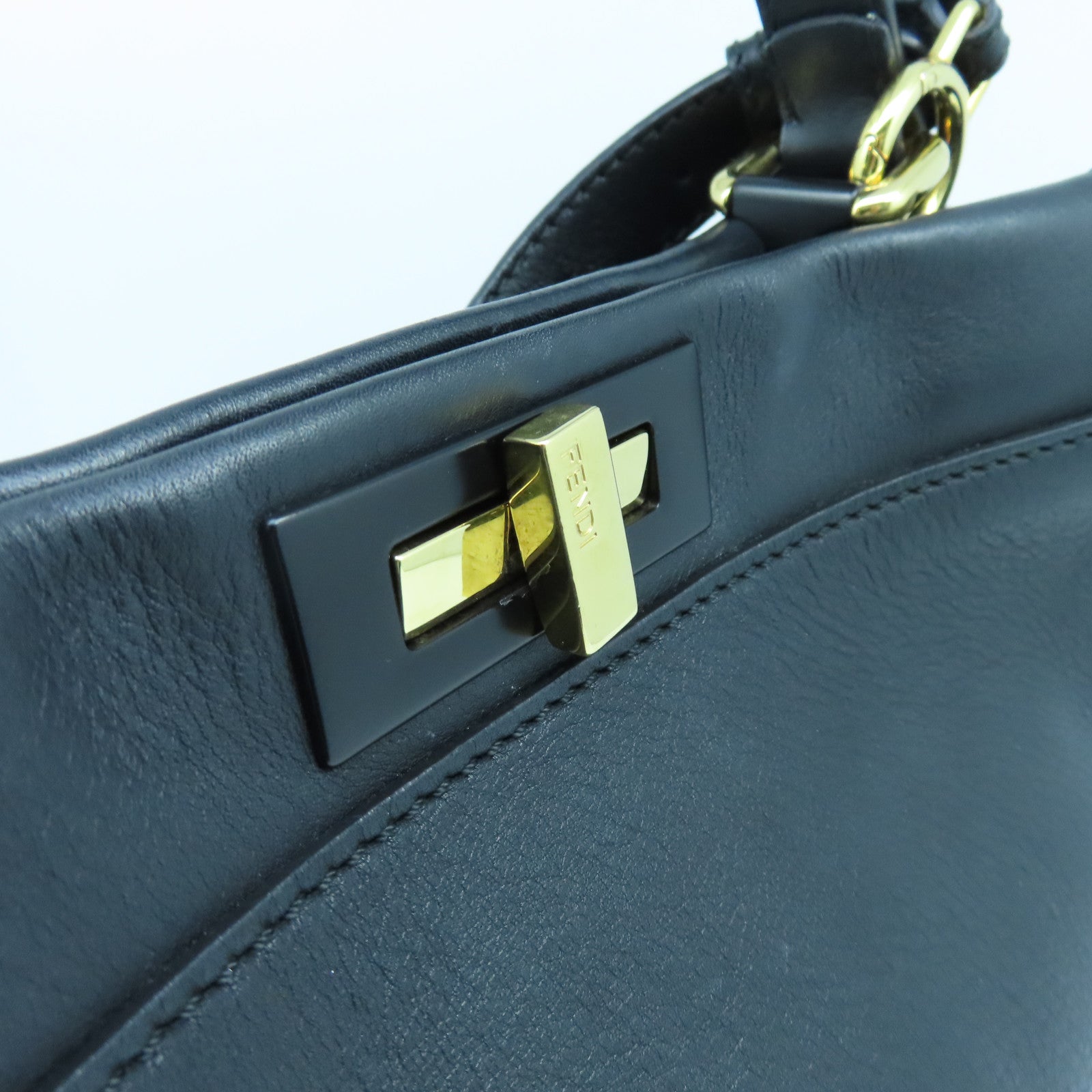 FENDI 牛皮皮革Peekaboo金扣手挽肩背兩用袋黑色