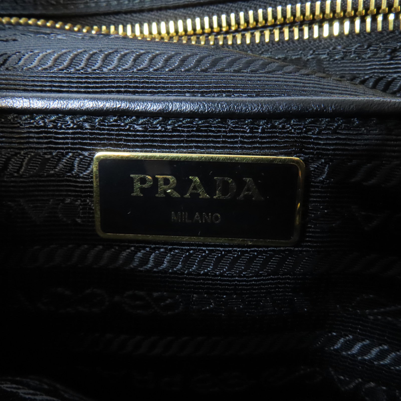 PRADA 尼龍Rucksack金扣背包黑色