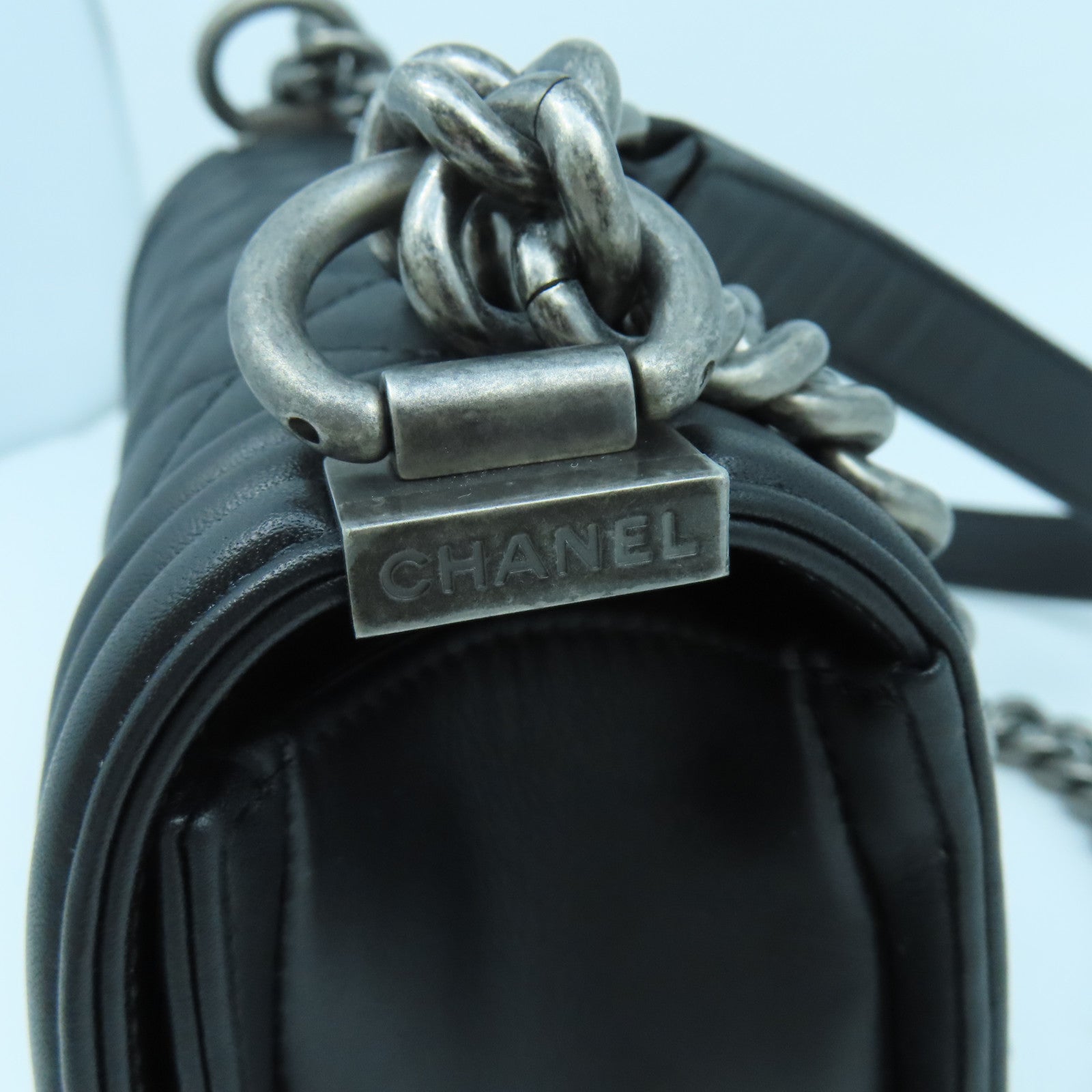CHANEL 菱格羊皮皮革Boy 20cm銀扣鏈帶肩背袋黑色