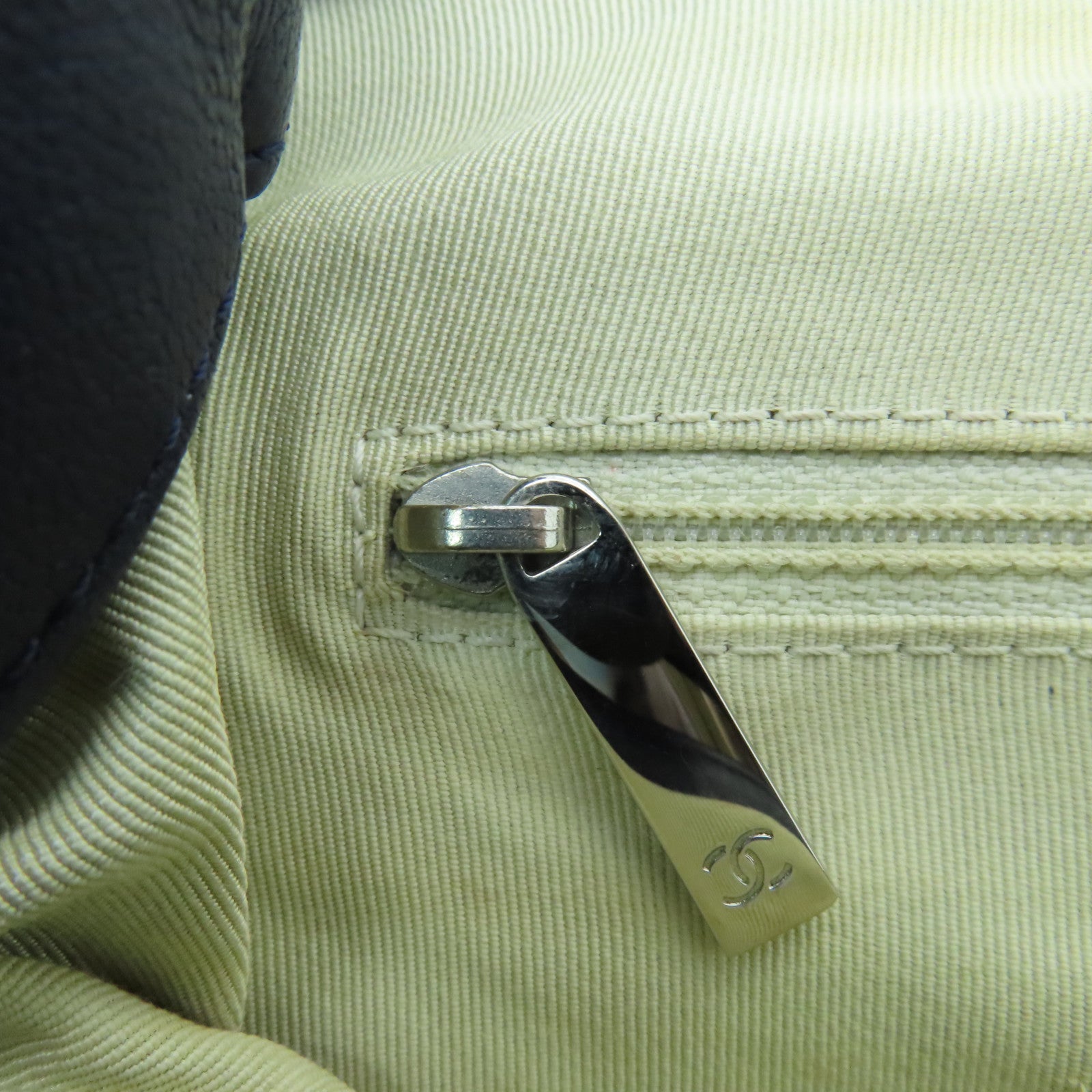 CHANEL 菱格牛皮皮革Chain Shoulder Bag銀扣鏈帶肩背袋深藍色