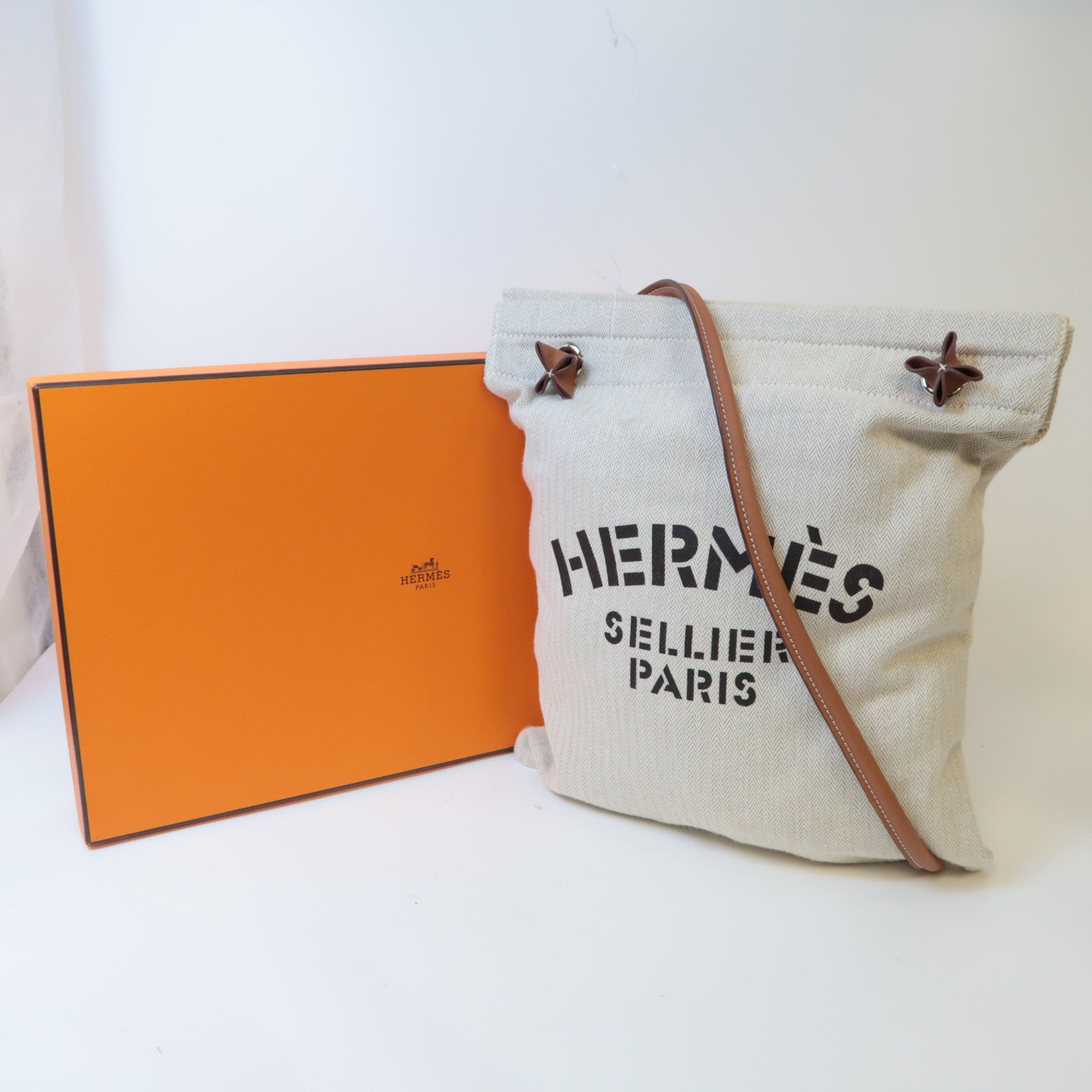 HERMES 帆布Aline銀扣肩背袋米色
