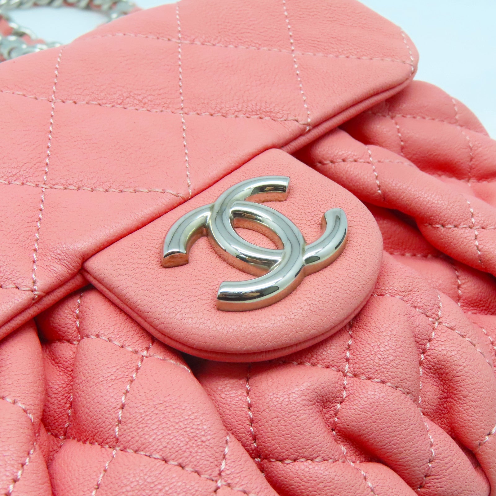 CHANEL 菱格牛皮皮革Chain Shoulder銀扣鏈帶肩背袋粉紅色