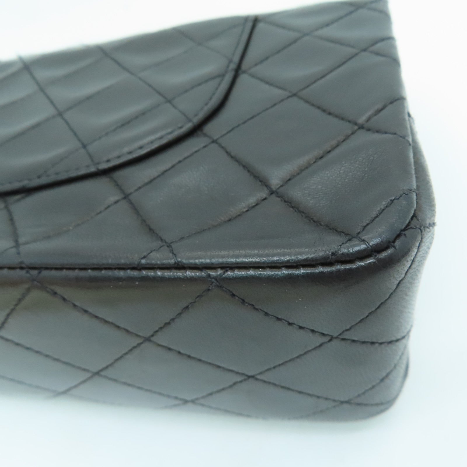 CHANEL [Sharp Discount] Rhombus Sheepskin Leather Vintage Classic 25㎝ Gold Buckle Shoulder Bag Black
