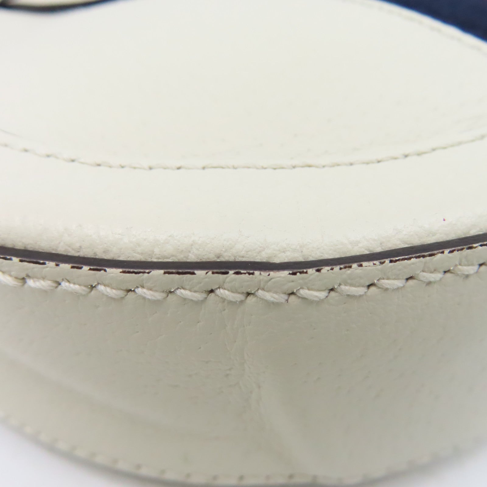 GUCCI 牛皮皮革Ophidia GG Round Shoulder Bag金扣鏈帶肩背袋米白色