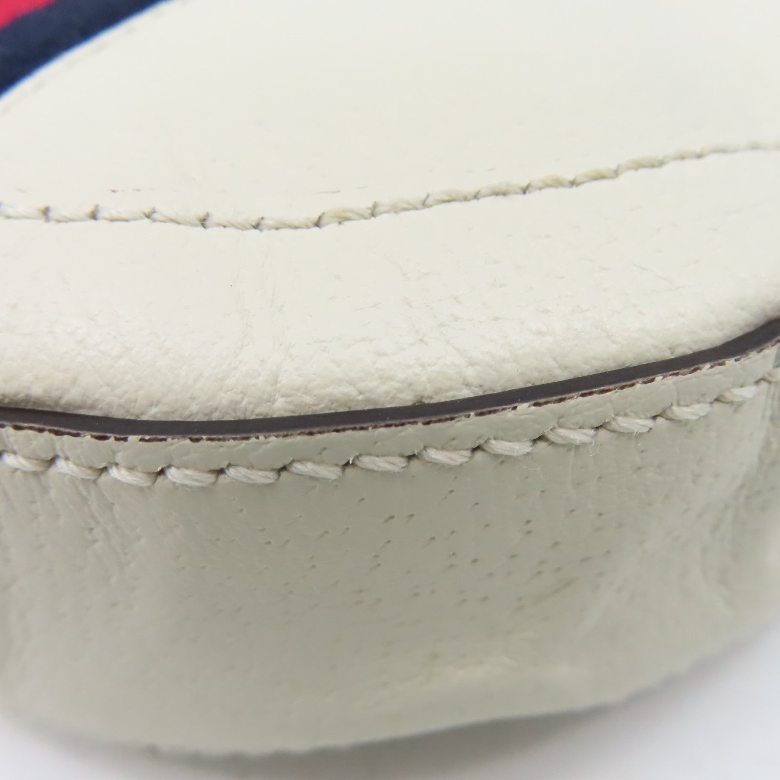 GUCCI 牛皮皮革Ophidia GG Round Shoulder Bag金扣鏈帶肩背袋米白色