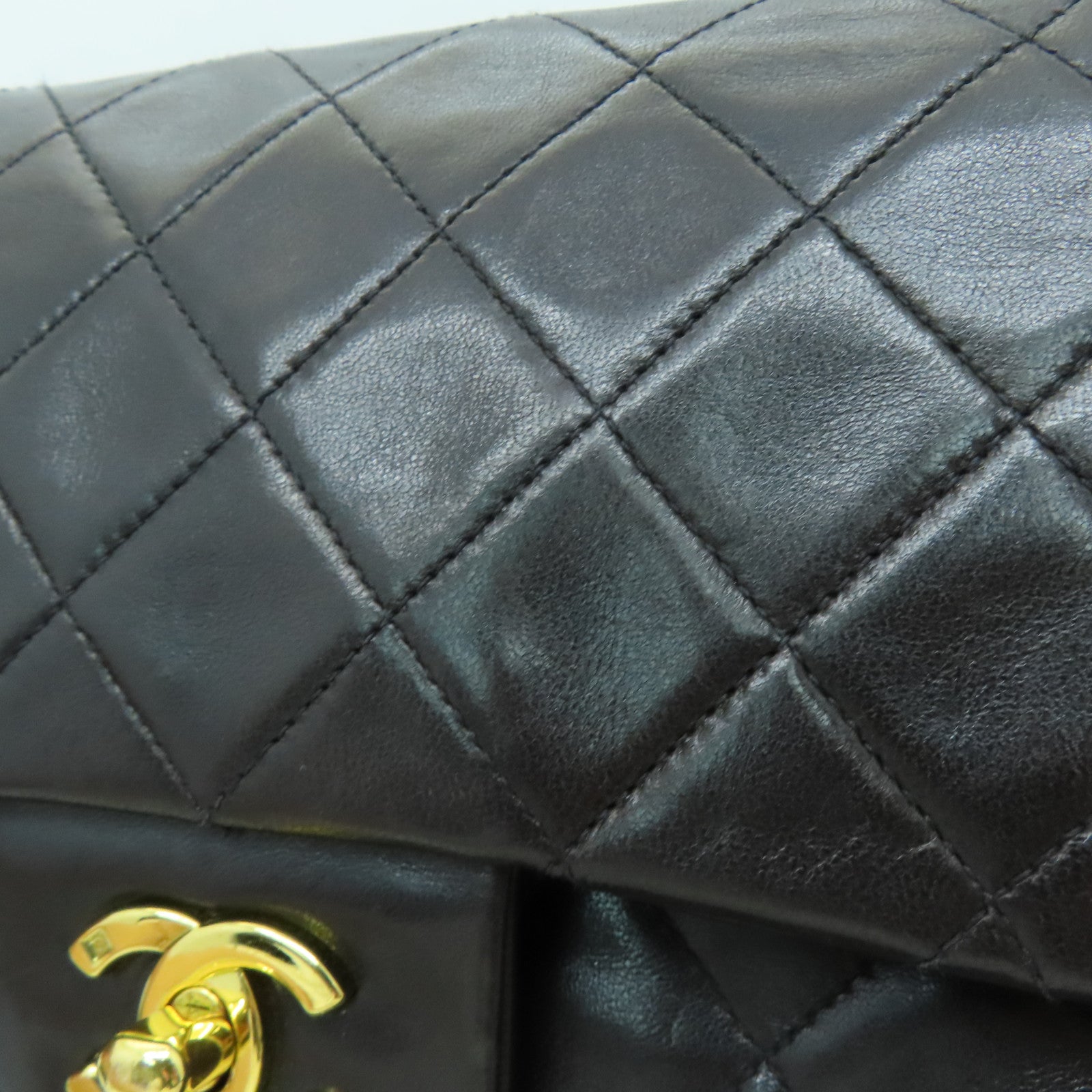 CHANEL [Sharp Discount] Rhombus Sheepskin Leather Vintage Classic 25㎝ Gold Buckle Shoulder Bag Black