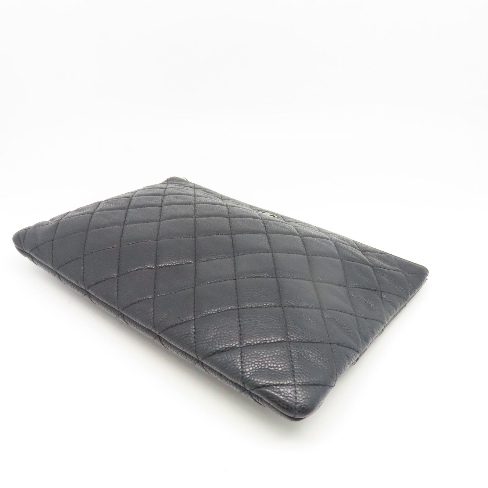 CHANEL 菱格Caviar皮革Classic Pouch銀扣手拿包黑色