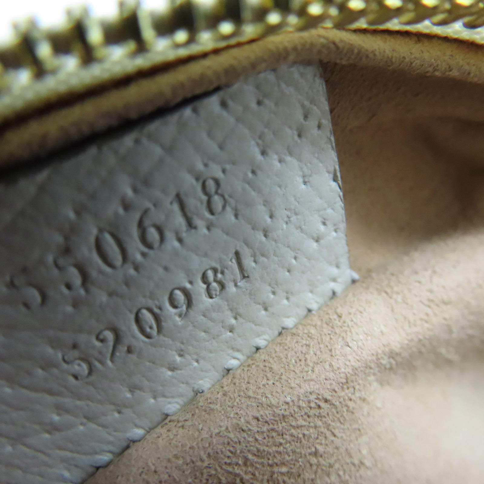 GUCCI 牛皮皮革Ophidia GG Round Shoulder Bag金扣鏈帶肩背袋米白色
