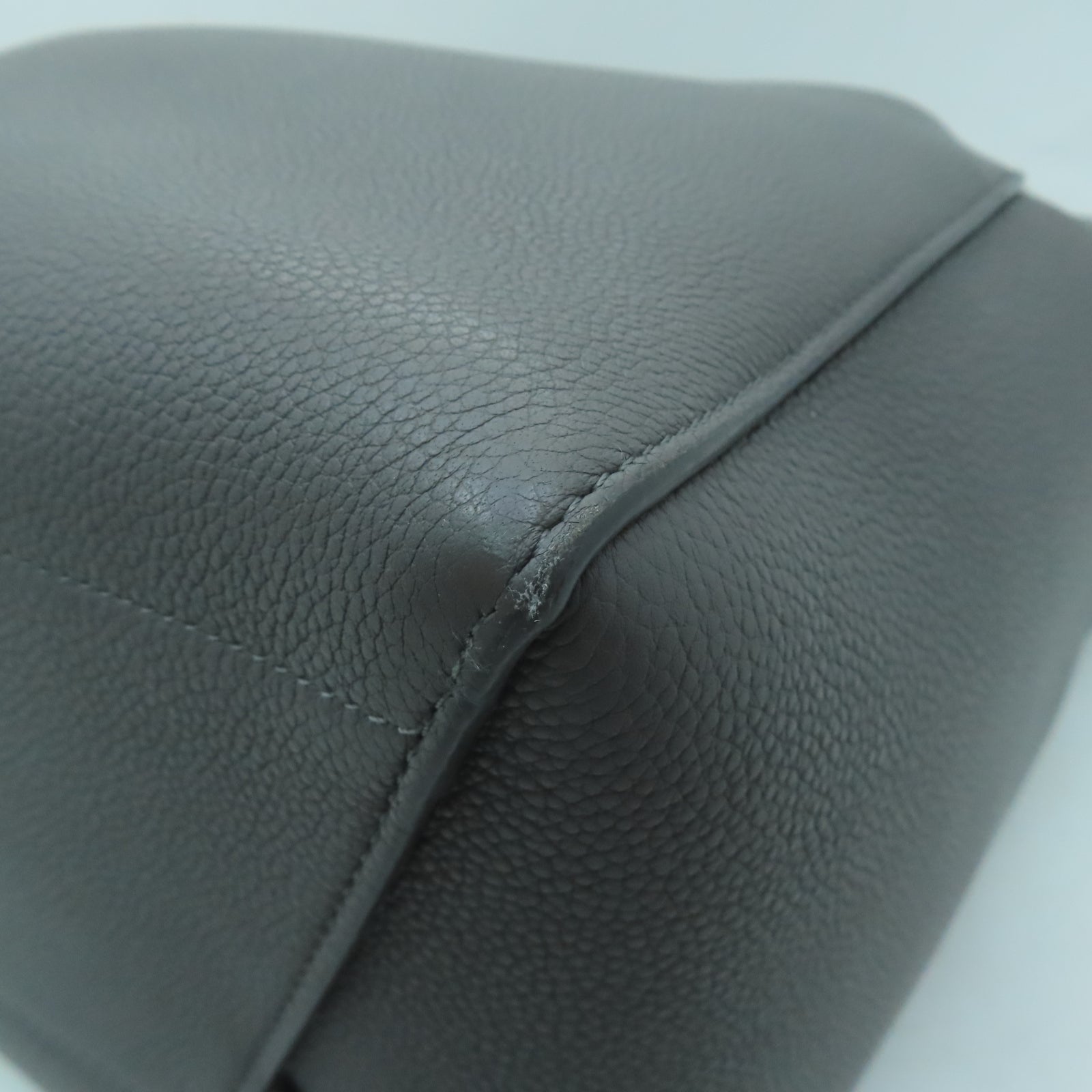 CELINE 牛皮皮革Sangle Bucket Bag金扣肩背袋灰色