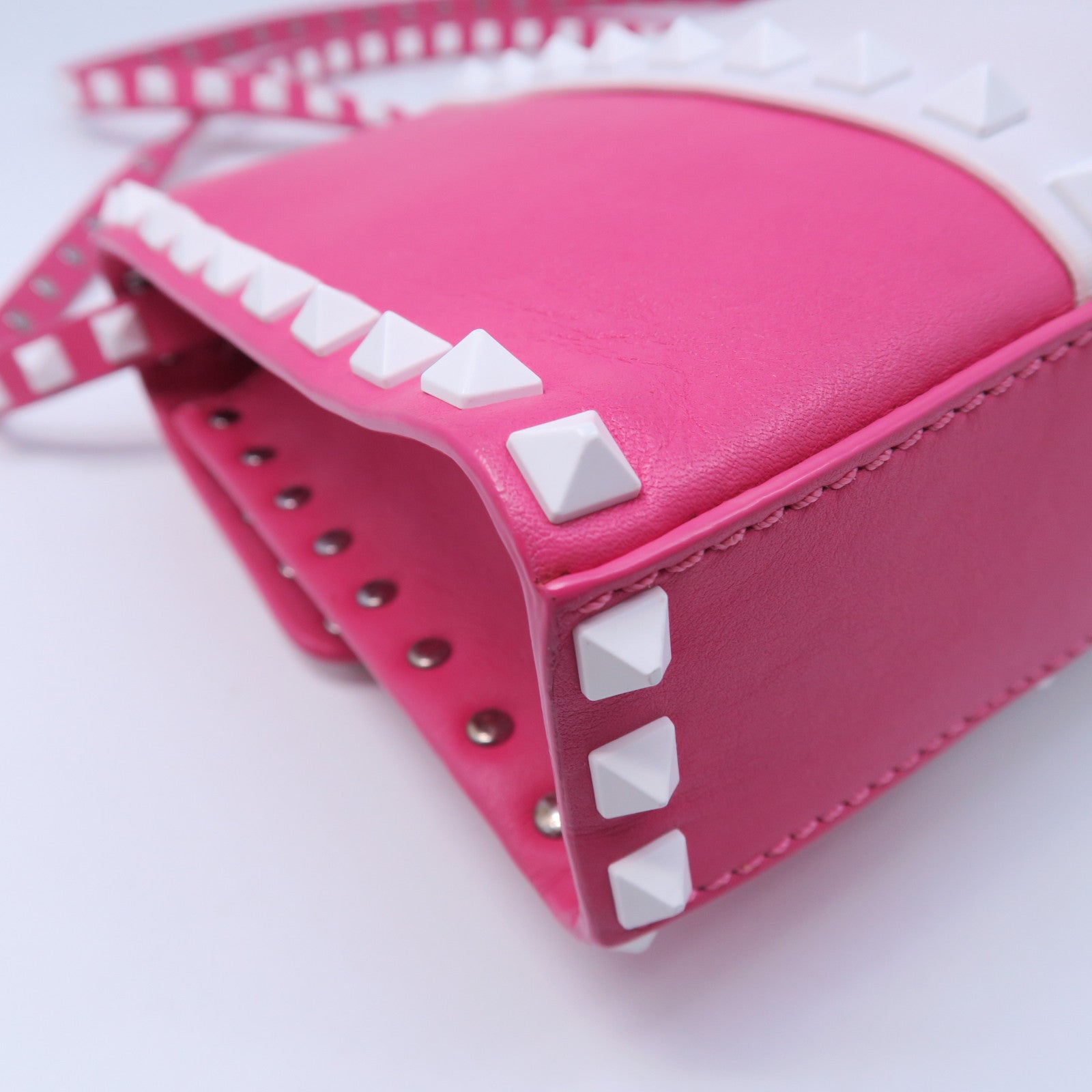 Valentino 牛皮皮革Rockstud Shoulder Bag銀扣肩背袋粉紅色/白色